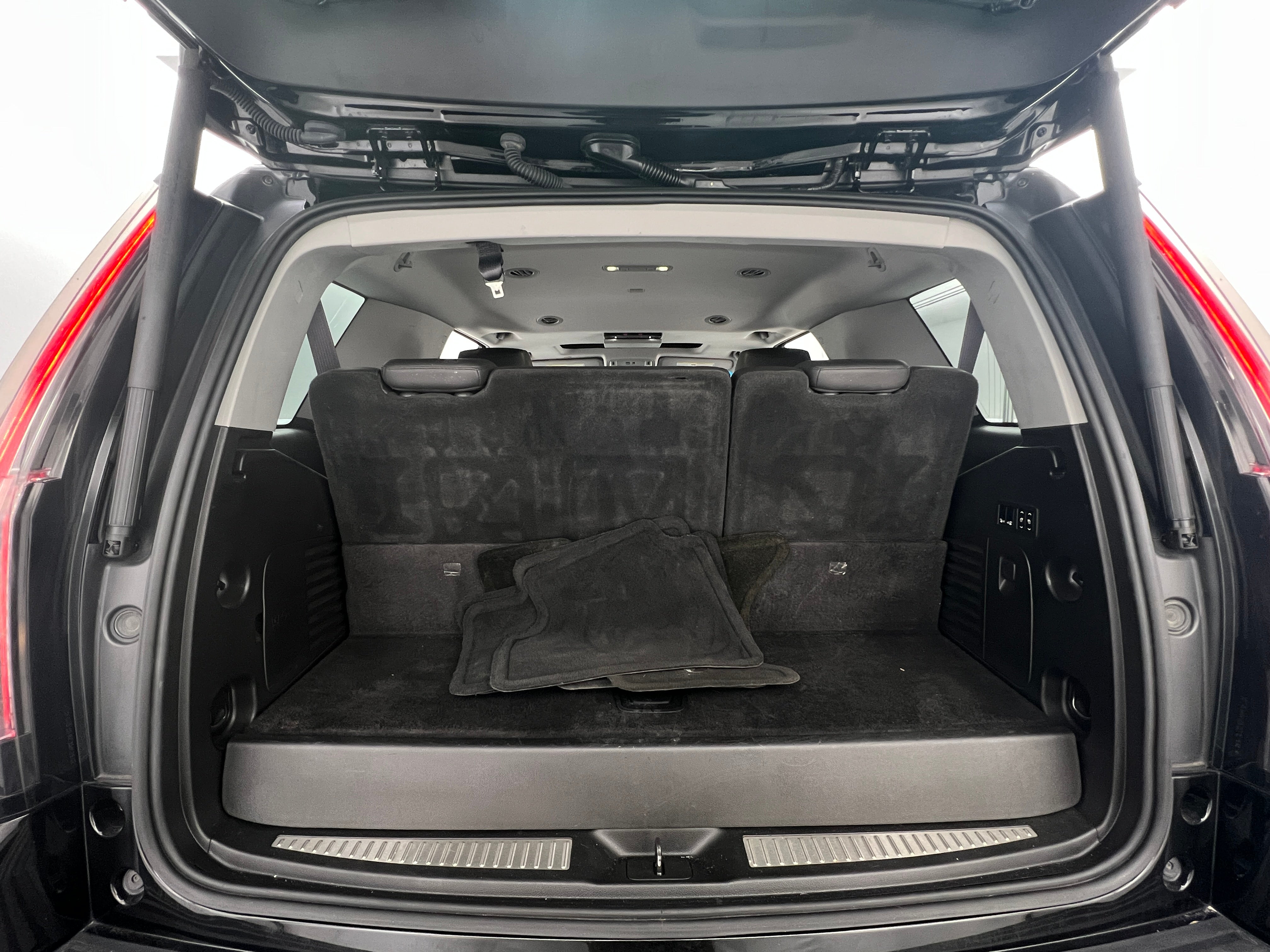 Thumbnail: 2017 Cadillac Escalade - 6