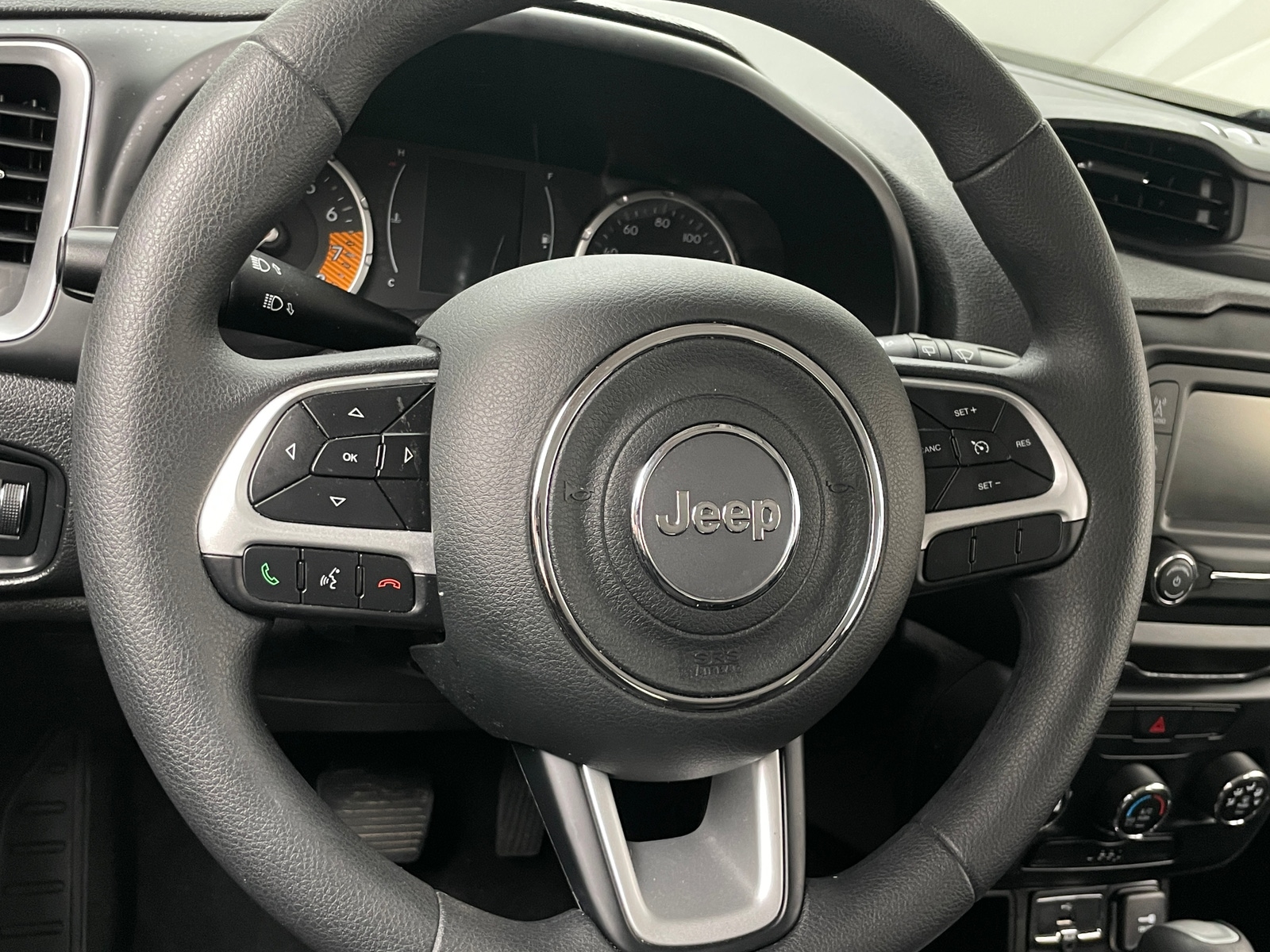 Thumbnail: 2020 Jeep Renegade - 5