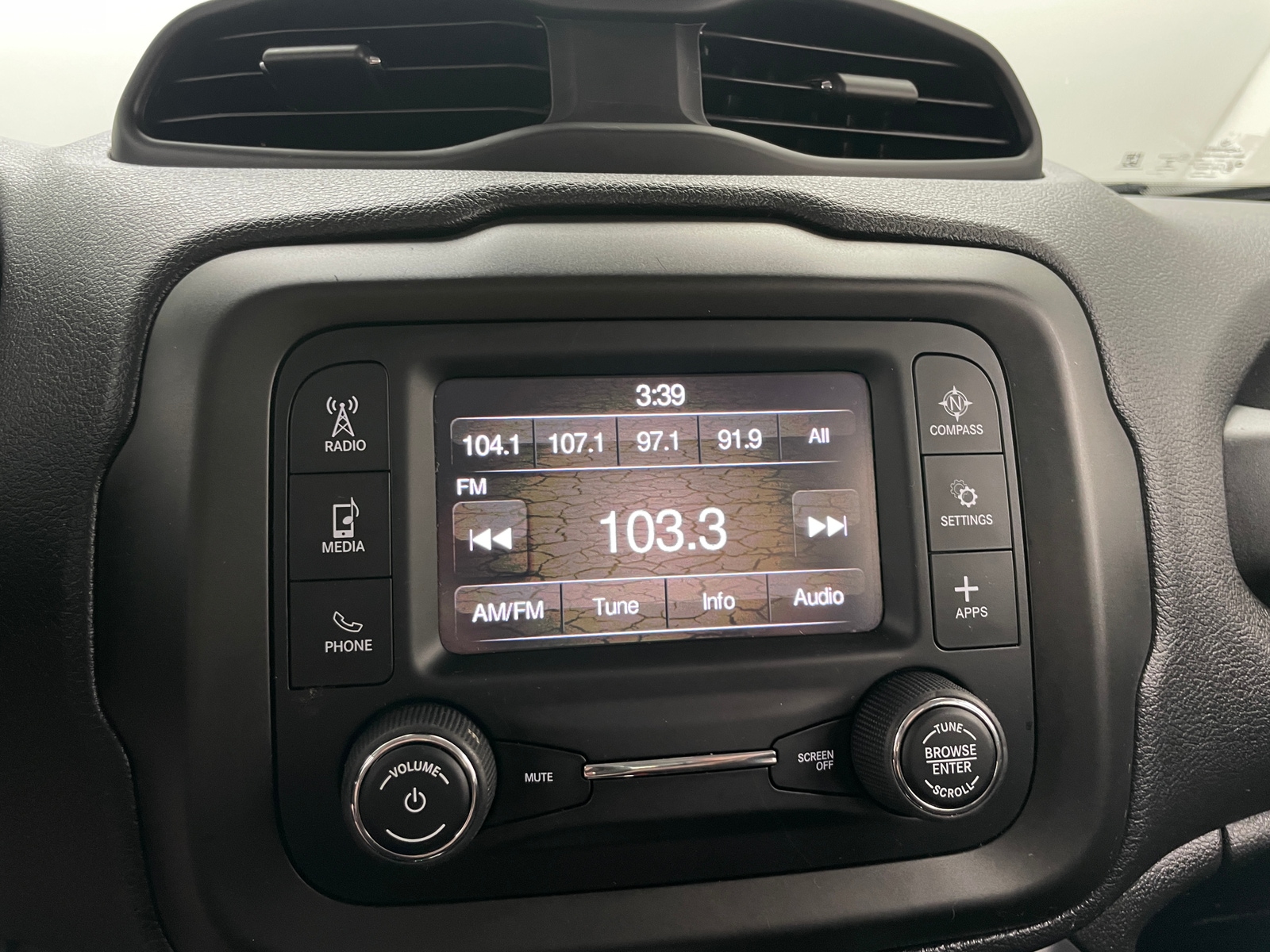 Thumbnail: 2020 Jeep Renegade - 4