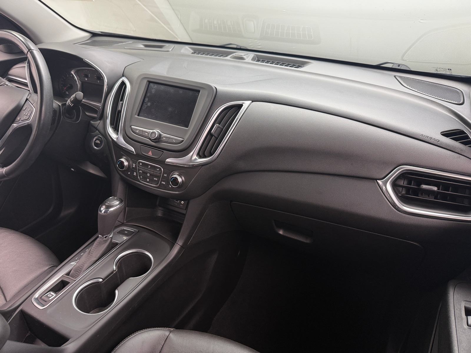 Thumbnail: 2020 Chevrolet Equinox - 3