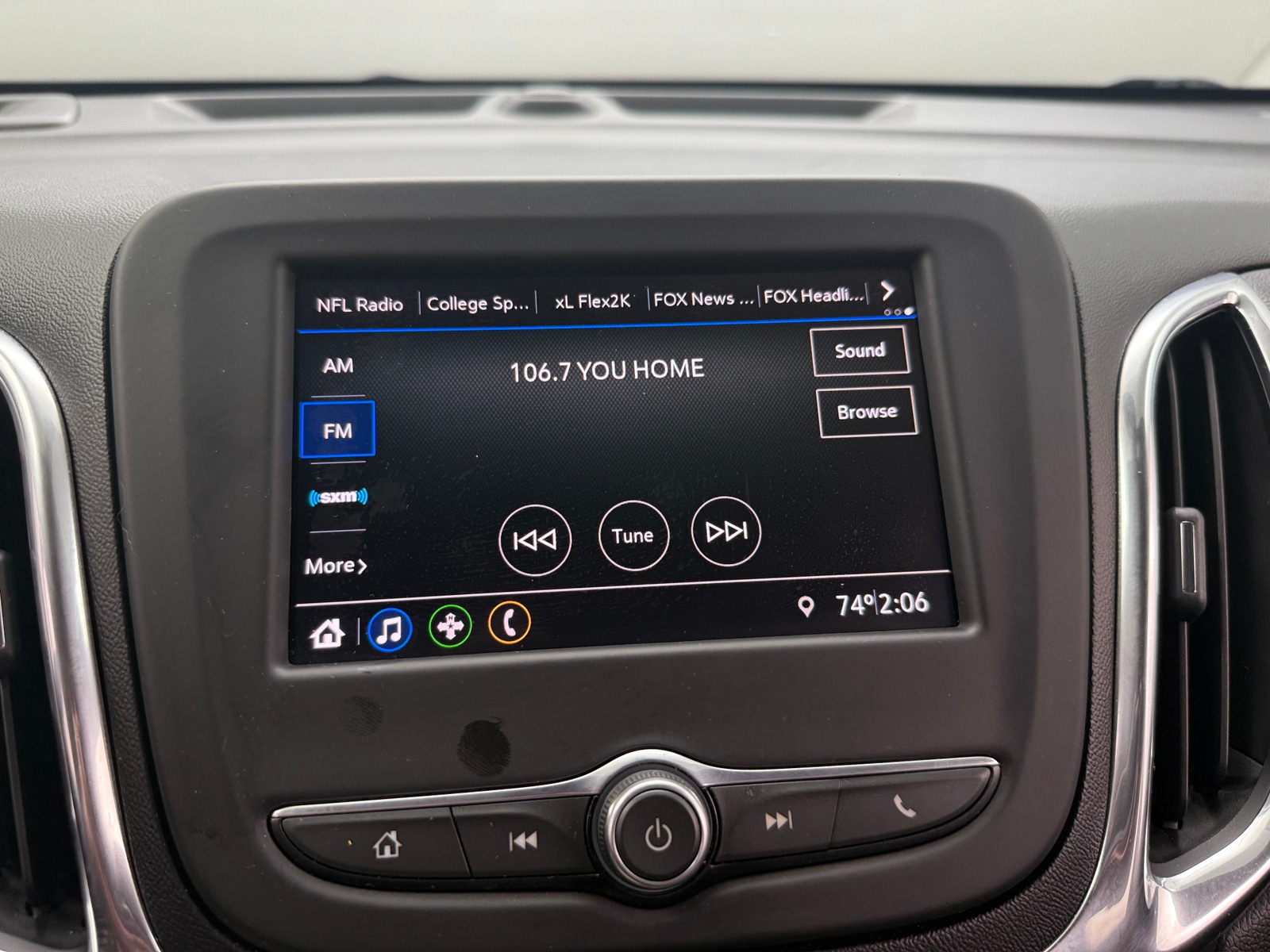 Thumbnail: 2020 Chevrolet Equinox - 4