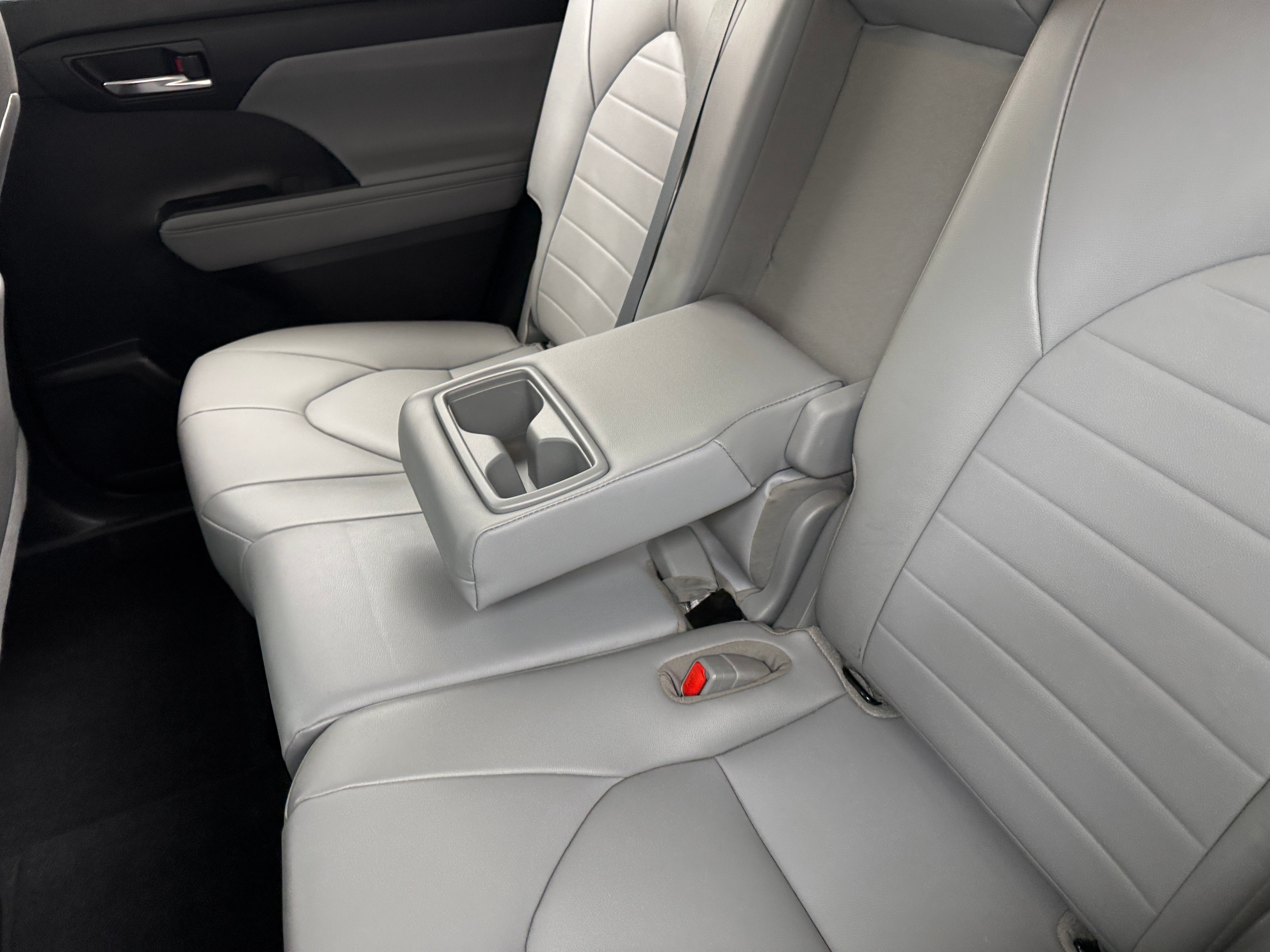 Thumbnail: 2021 Toyota Highlander - 5