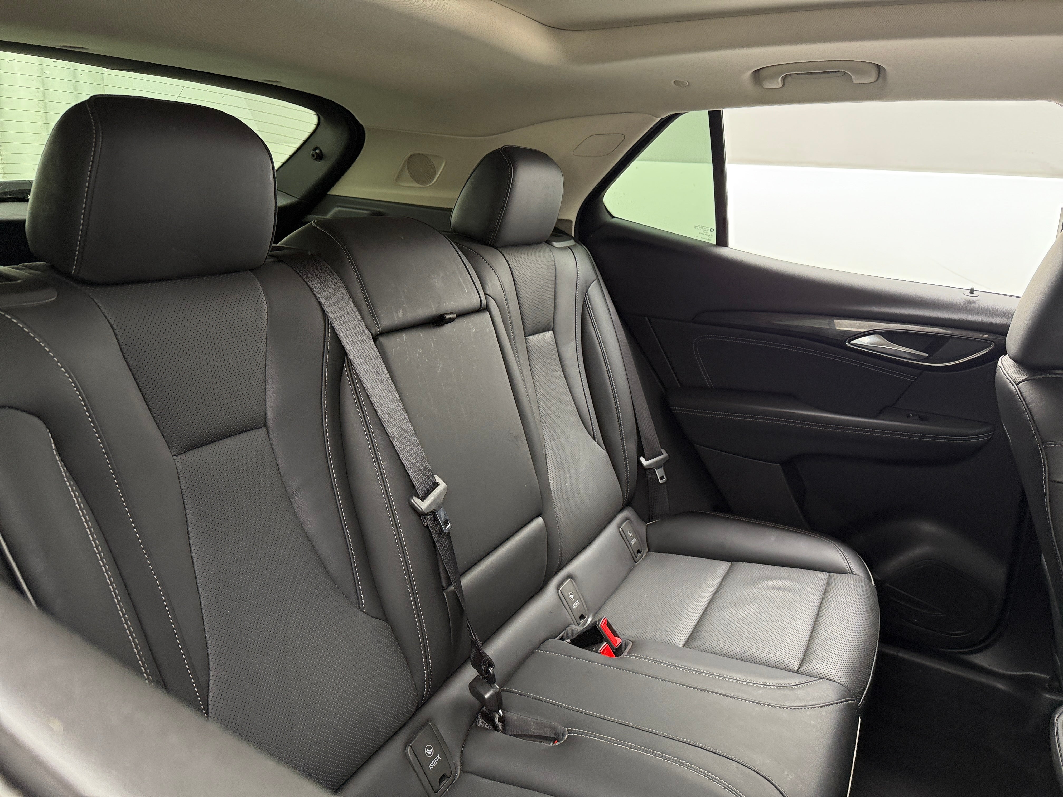 2022 Buick Envision Essence 5