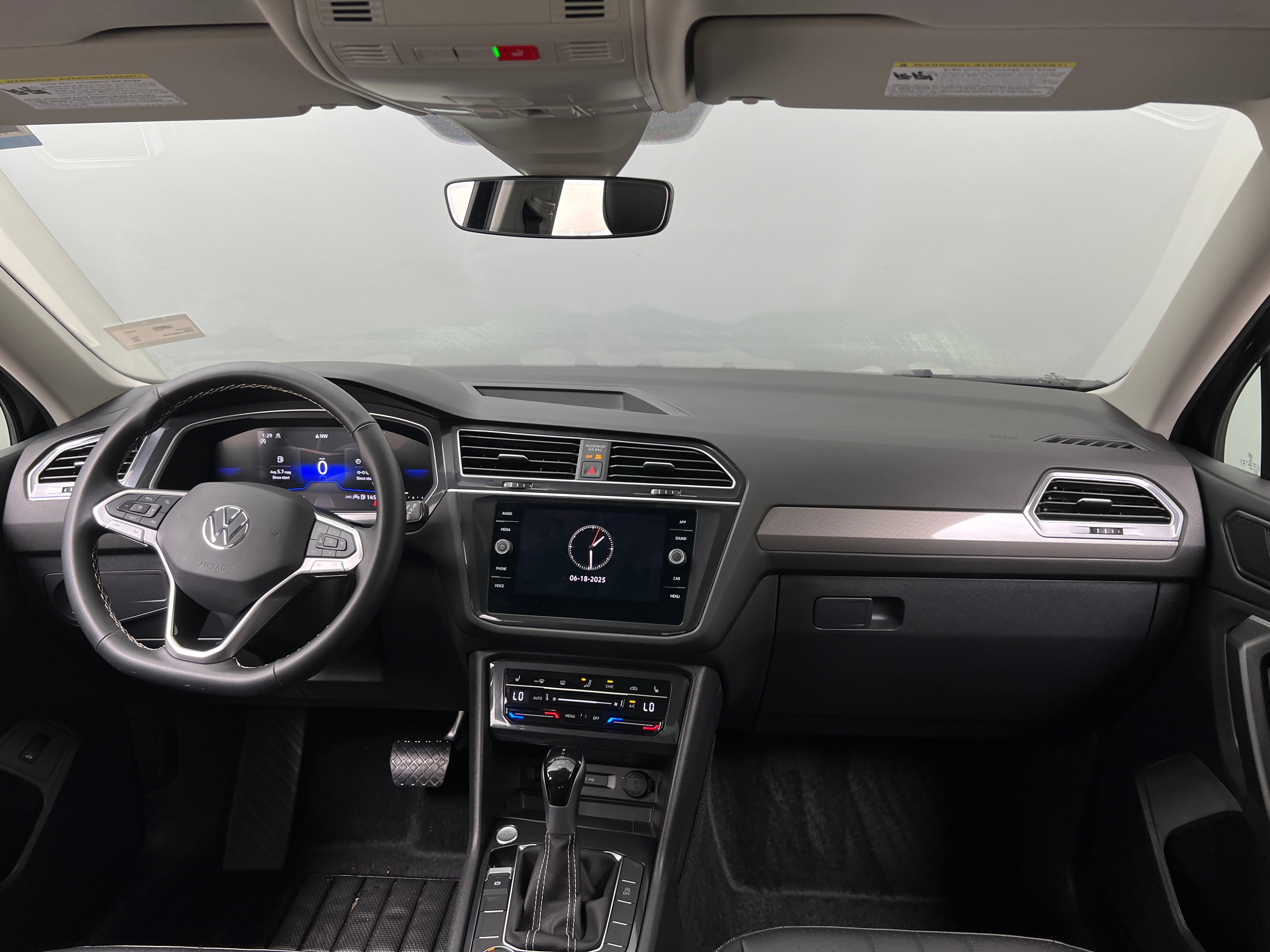 Thumbnail: 2024 Volkswagen Tiguan - 2