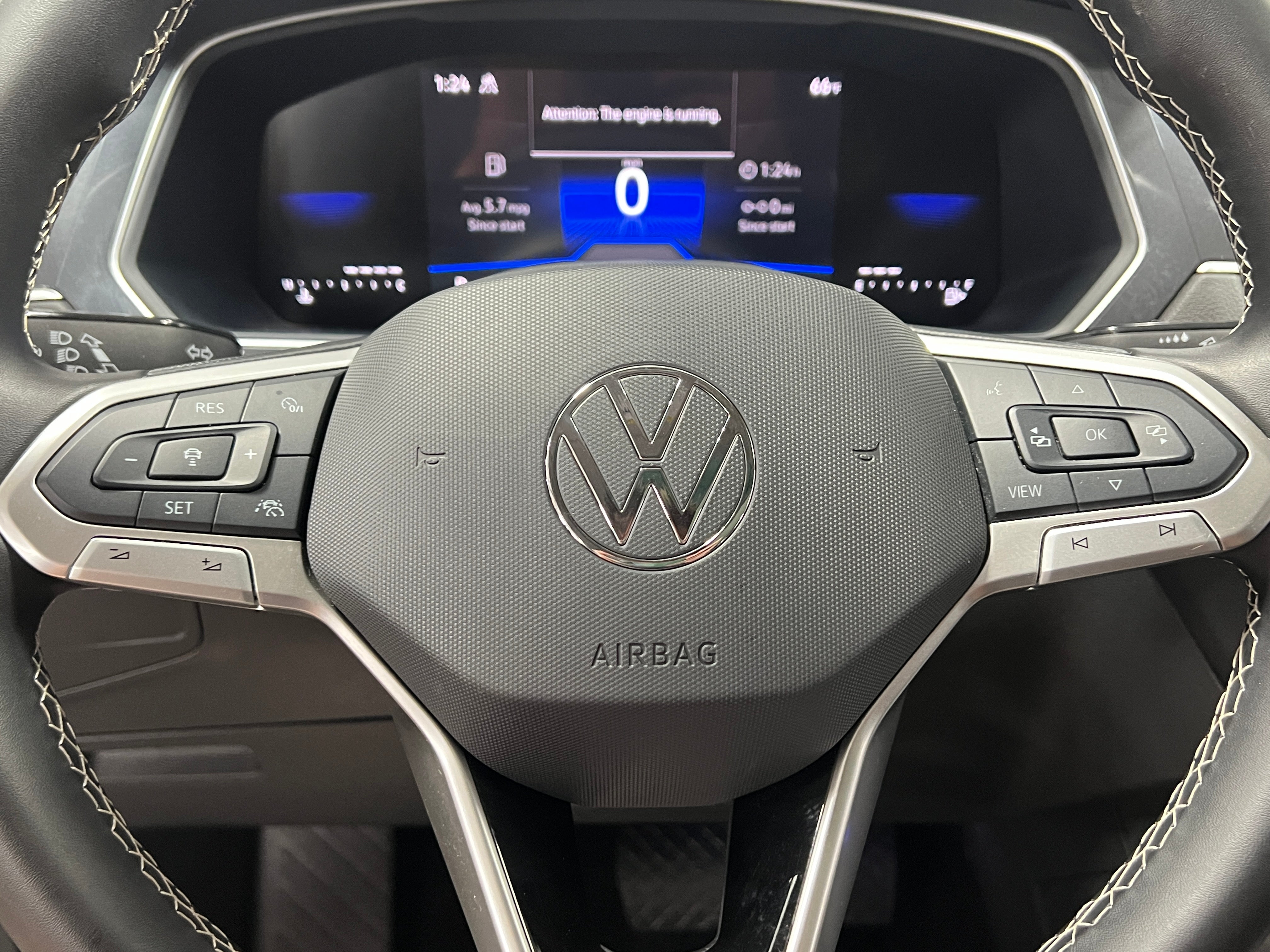 Thumbnail: 2024 Volkswagen Tiguan - 4
