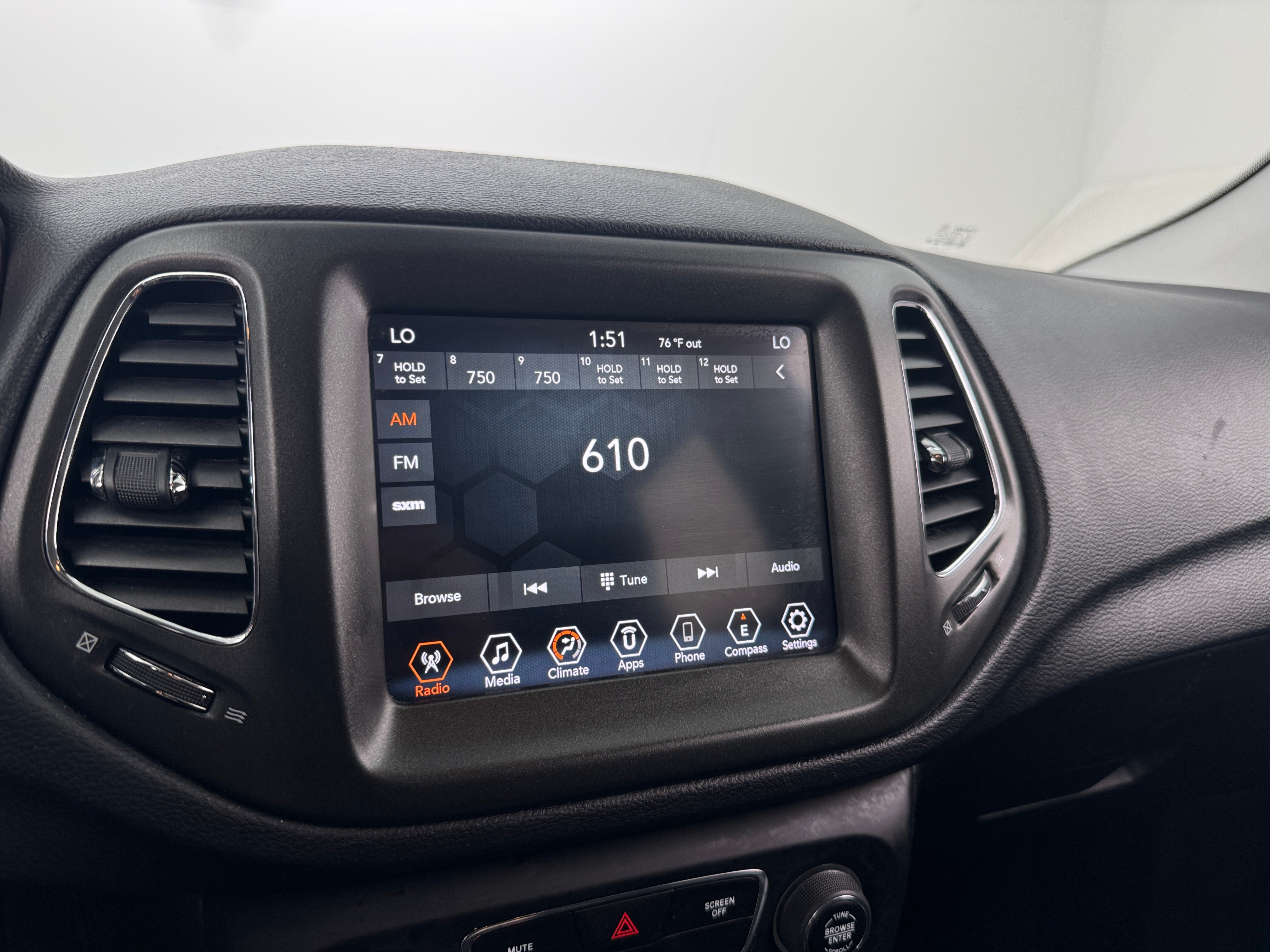 Thumbnail: 2019 Jeep Compass - 3