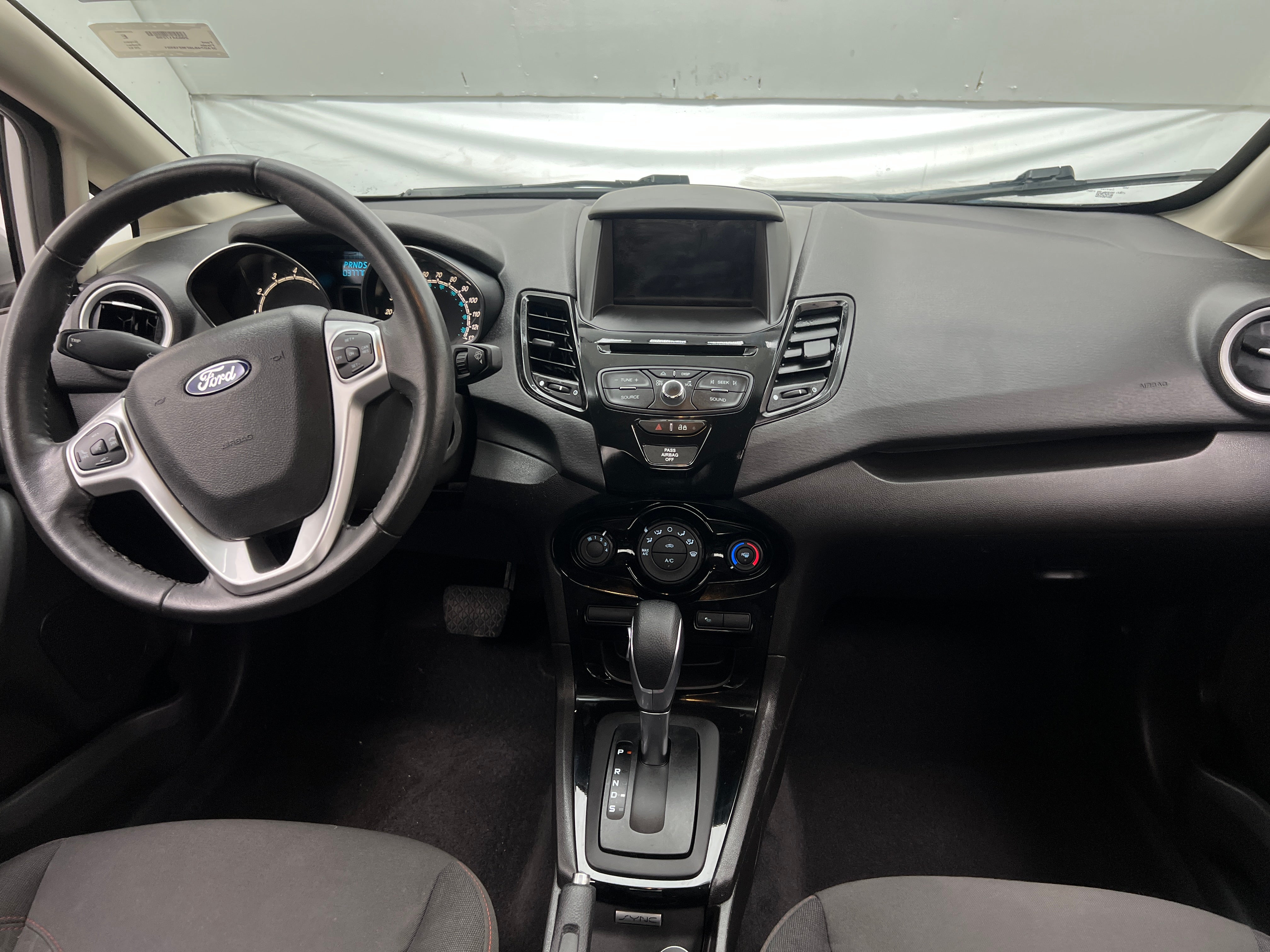 2015 Ford Fiesta SE 3