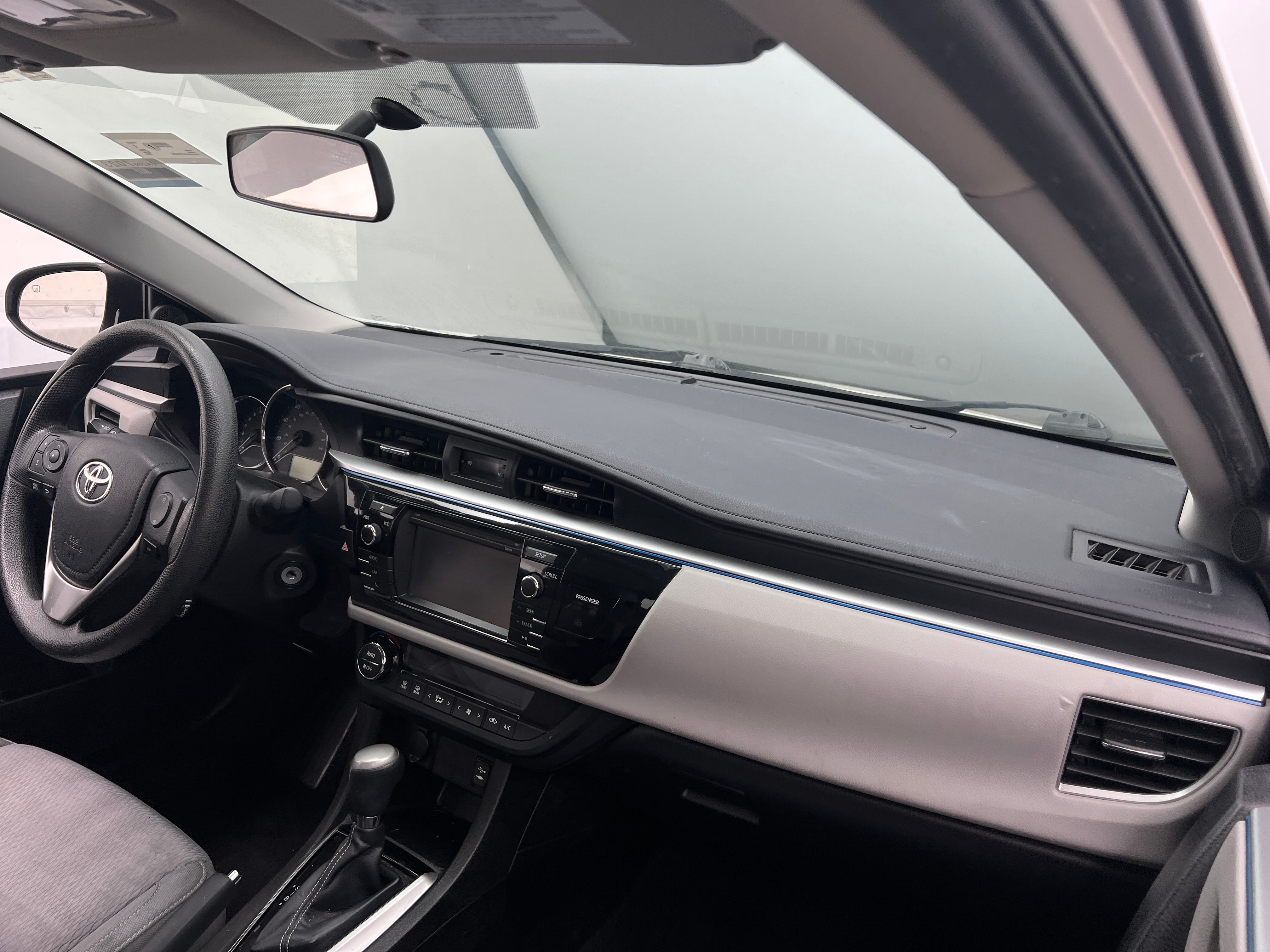 Thumbnail: 2015 Toyota Corolla - 3