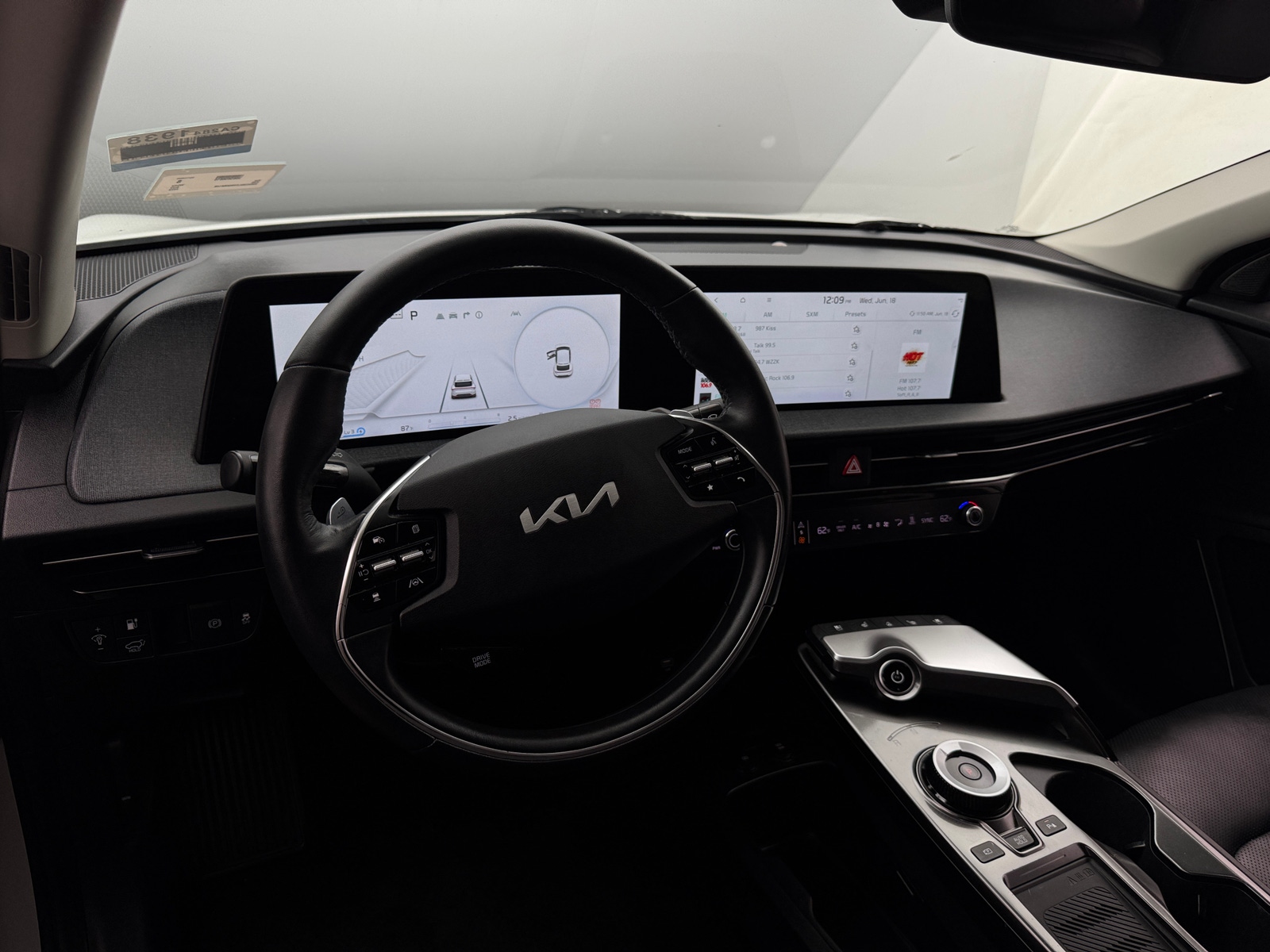 Thumbnail: 2022 Kia EV6 - 2