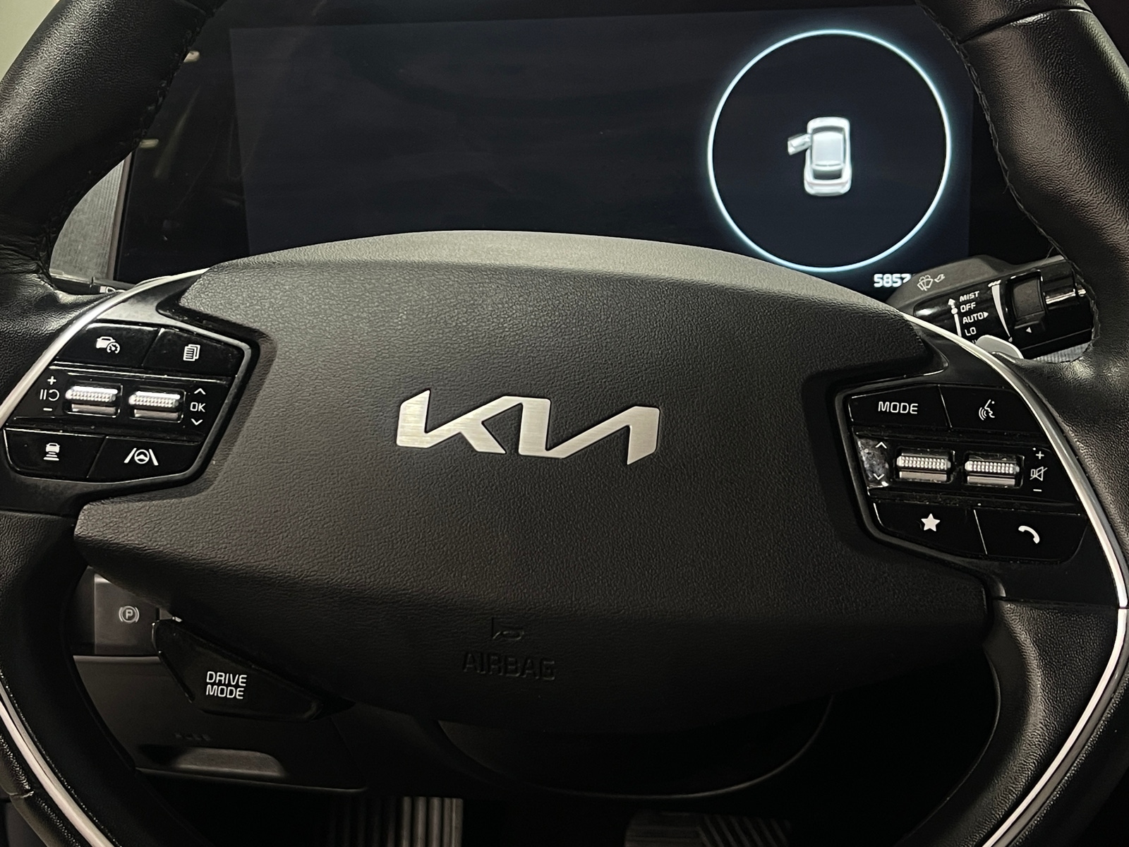 Thumbnail: 2022 Kia EV6 - 4