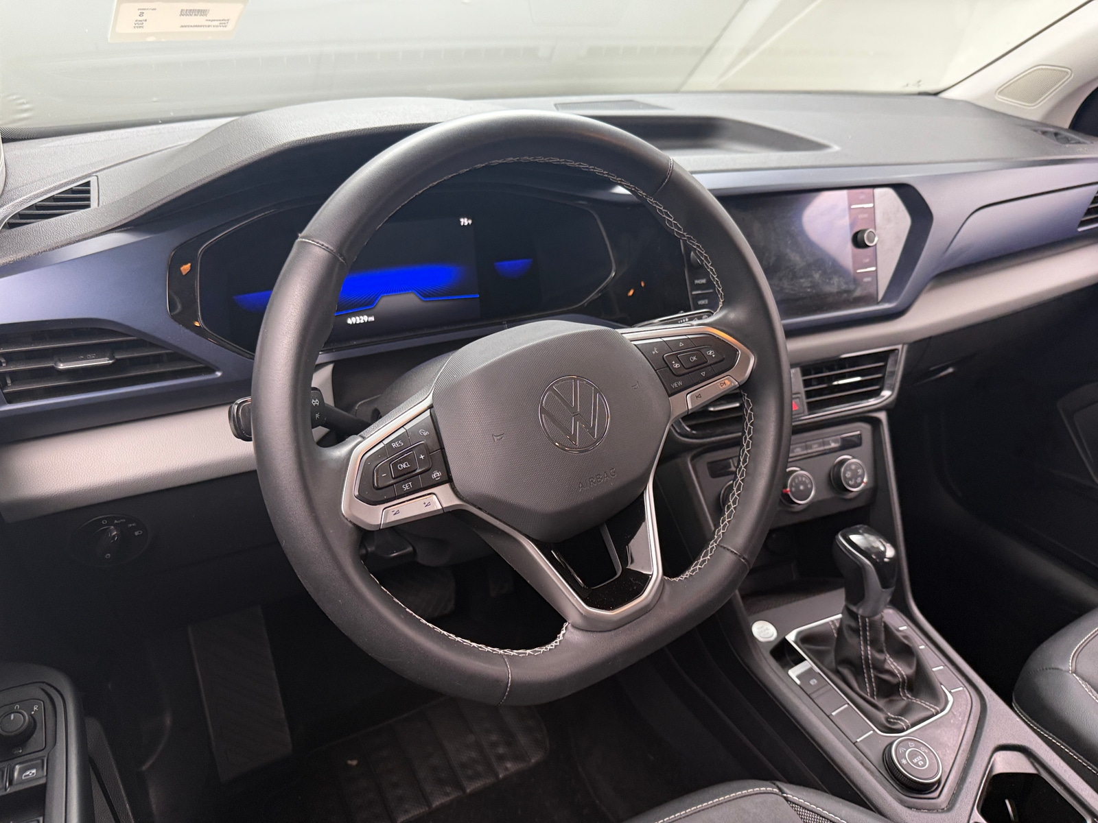 Thumbnail: 2022 Volkswagen Taos - 4