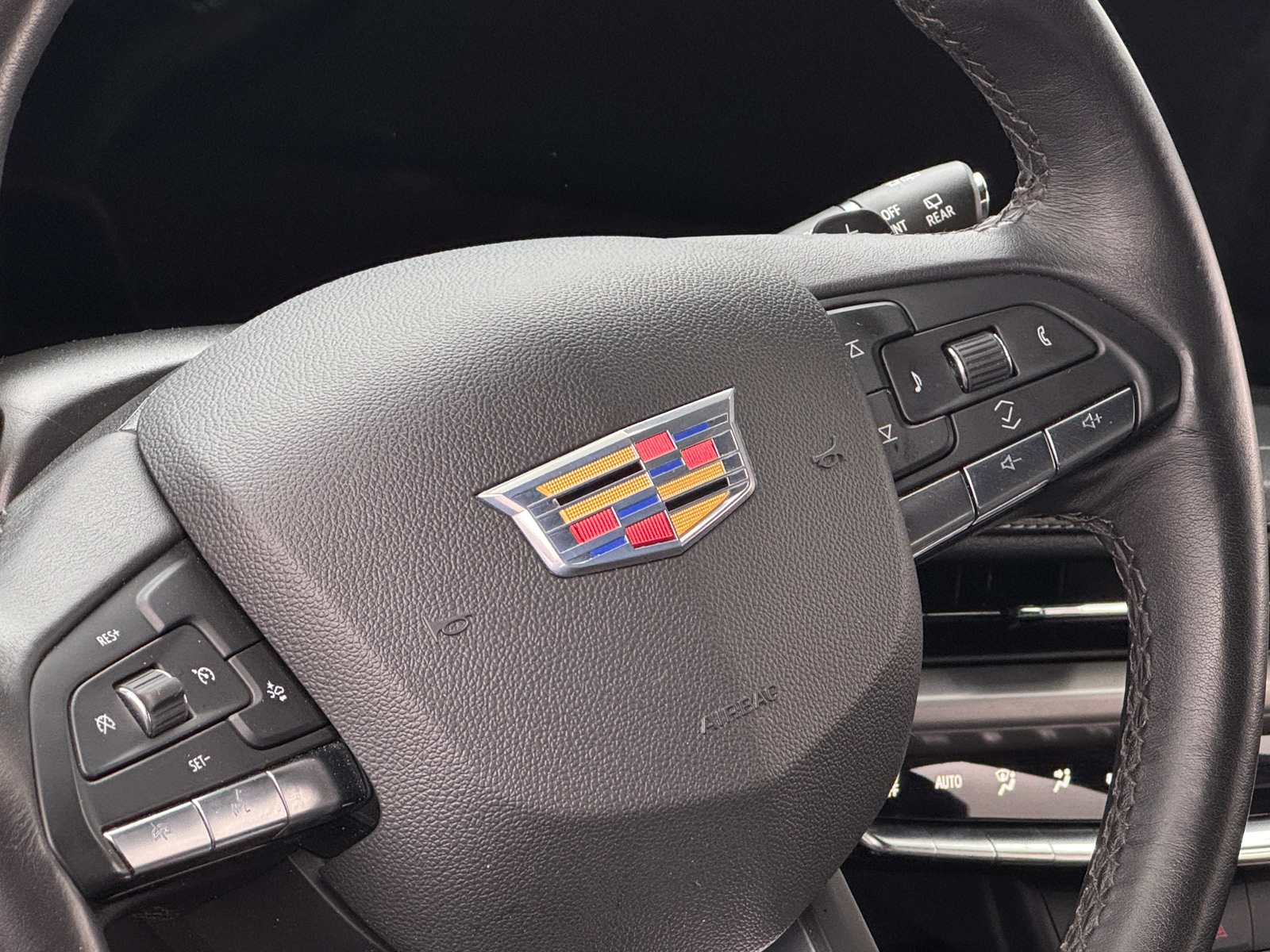 Thumbnail: 2024 Cadillac XT4 - 4