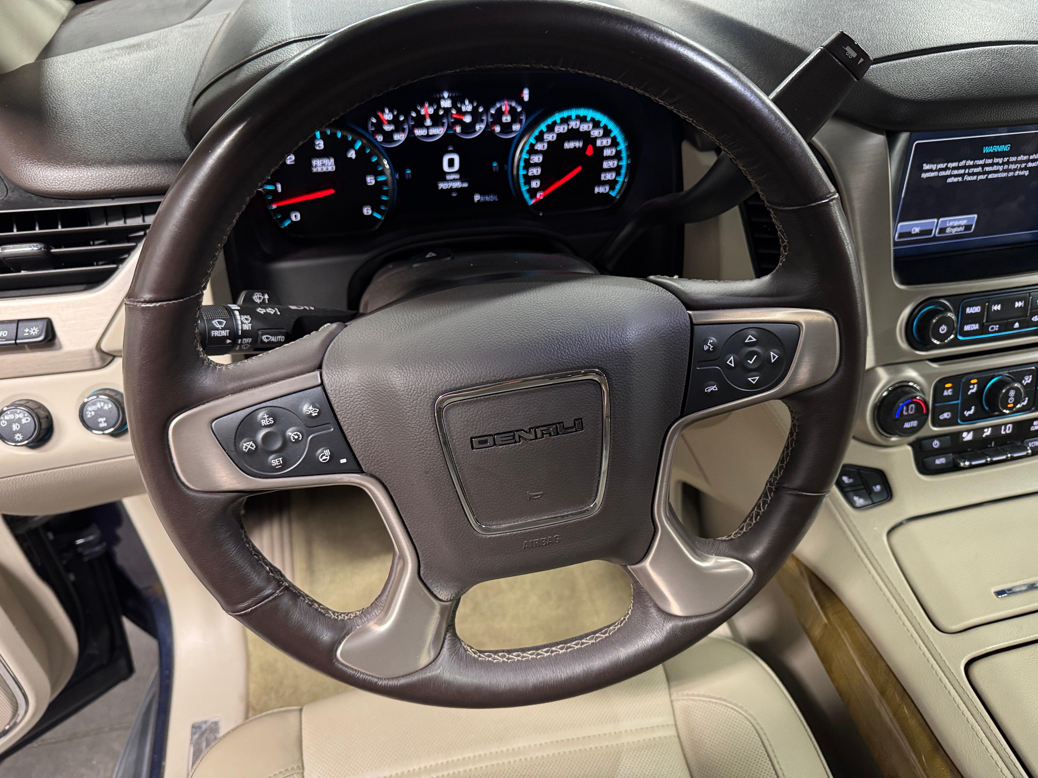2017 GMC Yukon Denali 4