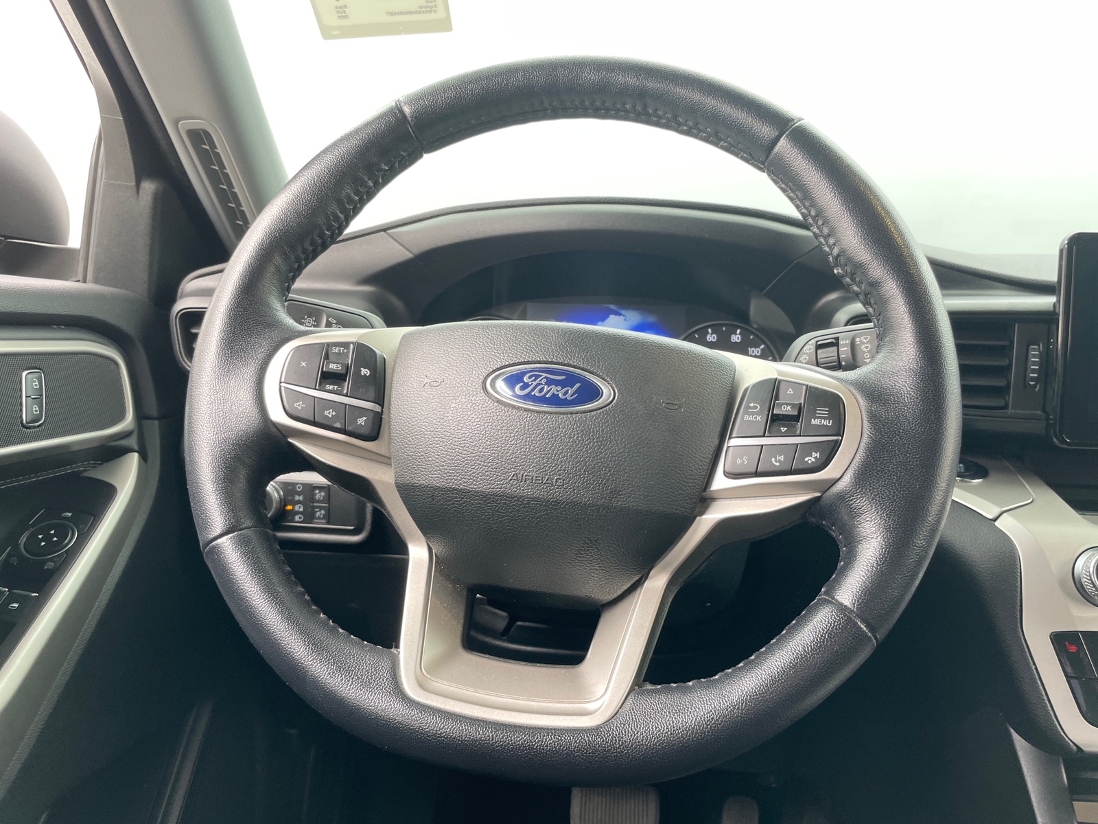 Thumbnail: 2022 Ford Explorer - 5