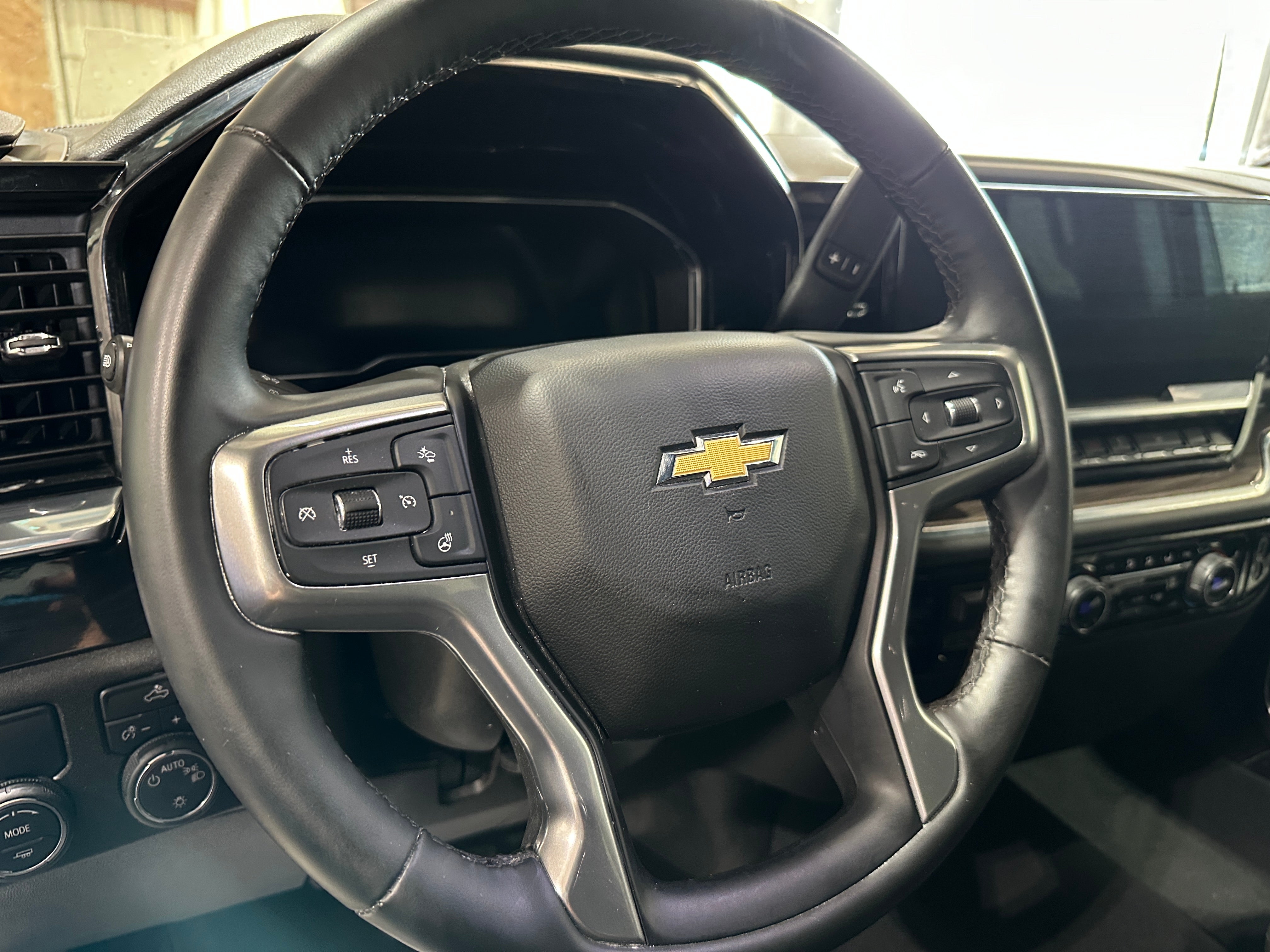 2025 Chevrolet Silverado 1500 LT 5