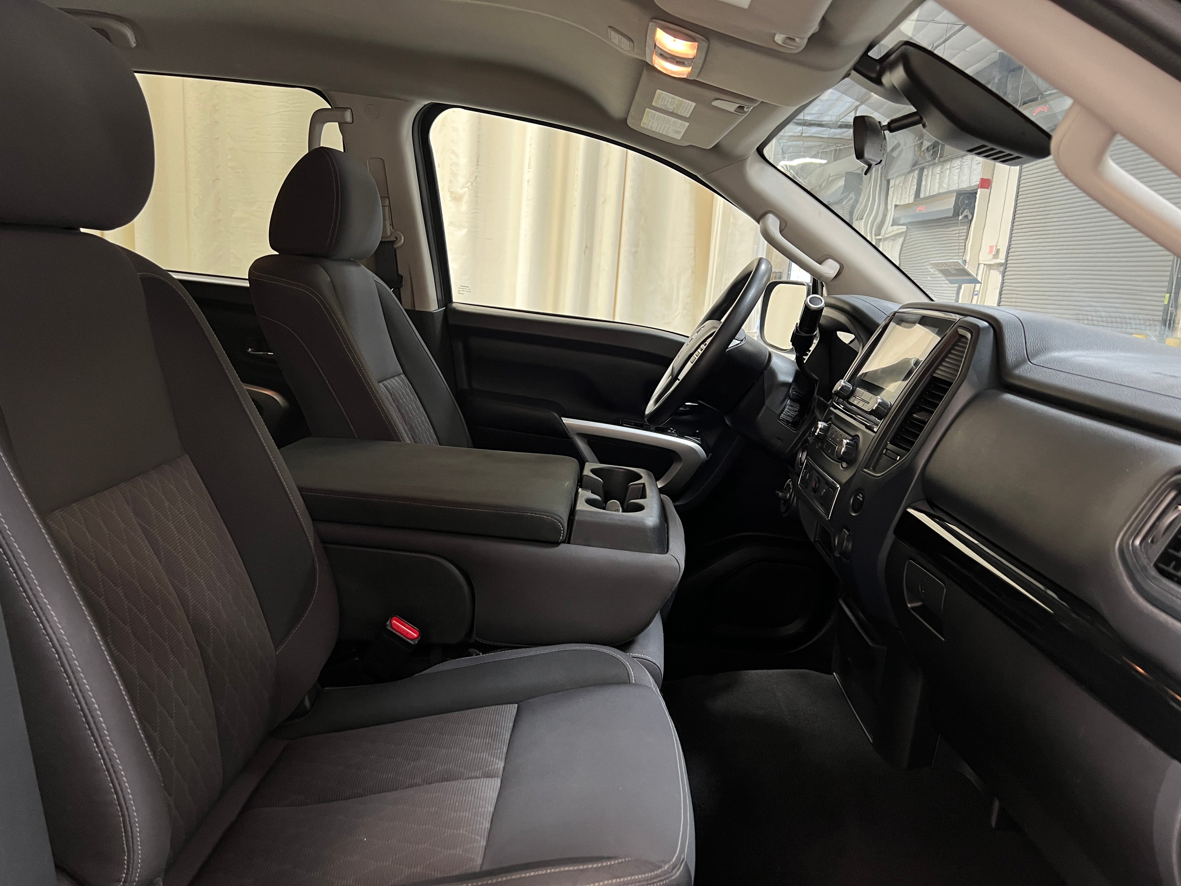 2023 Nissan Titan SV 2