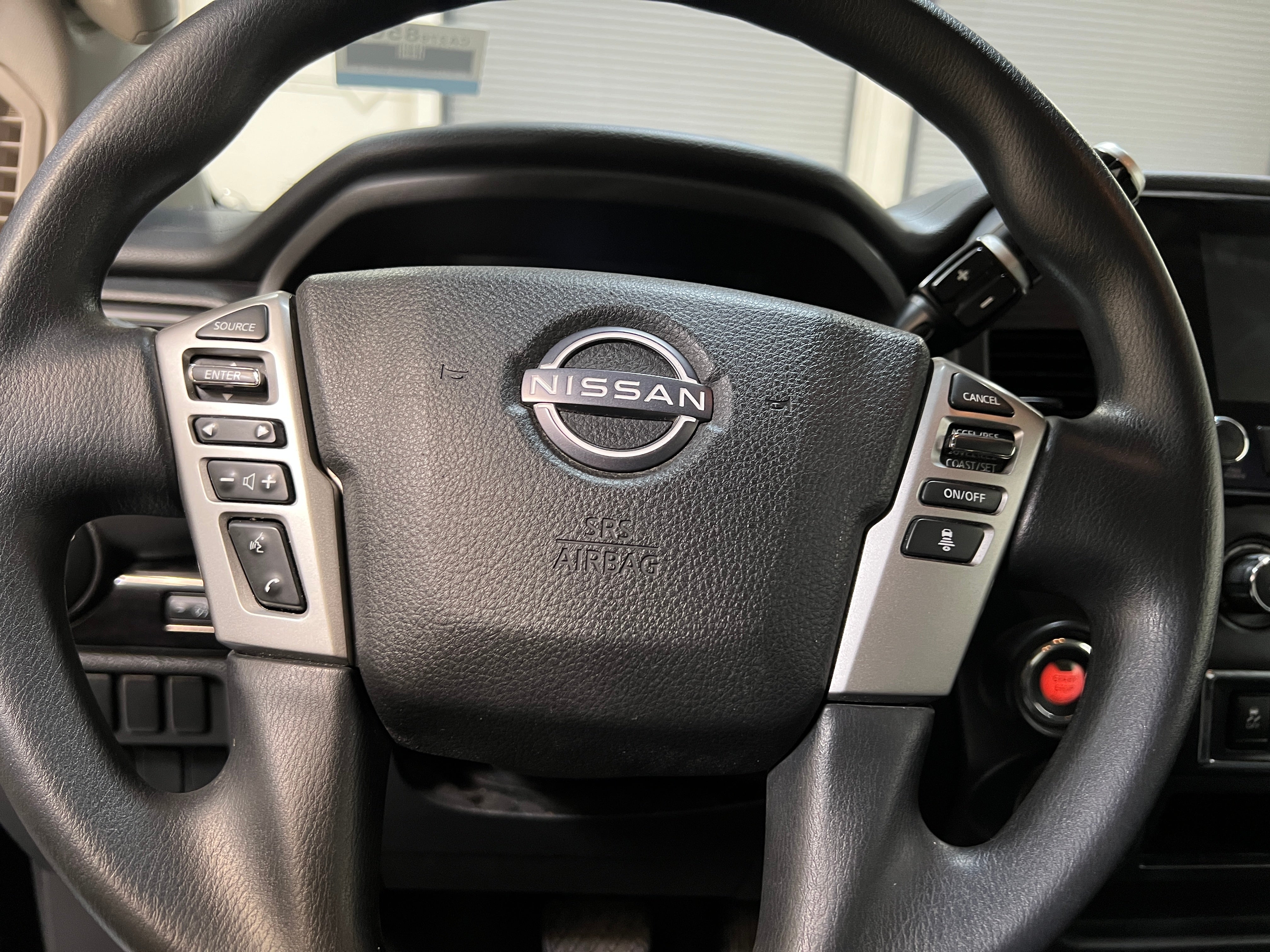 2023 Nissan Titan SV 5