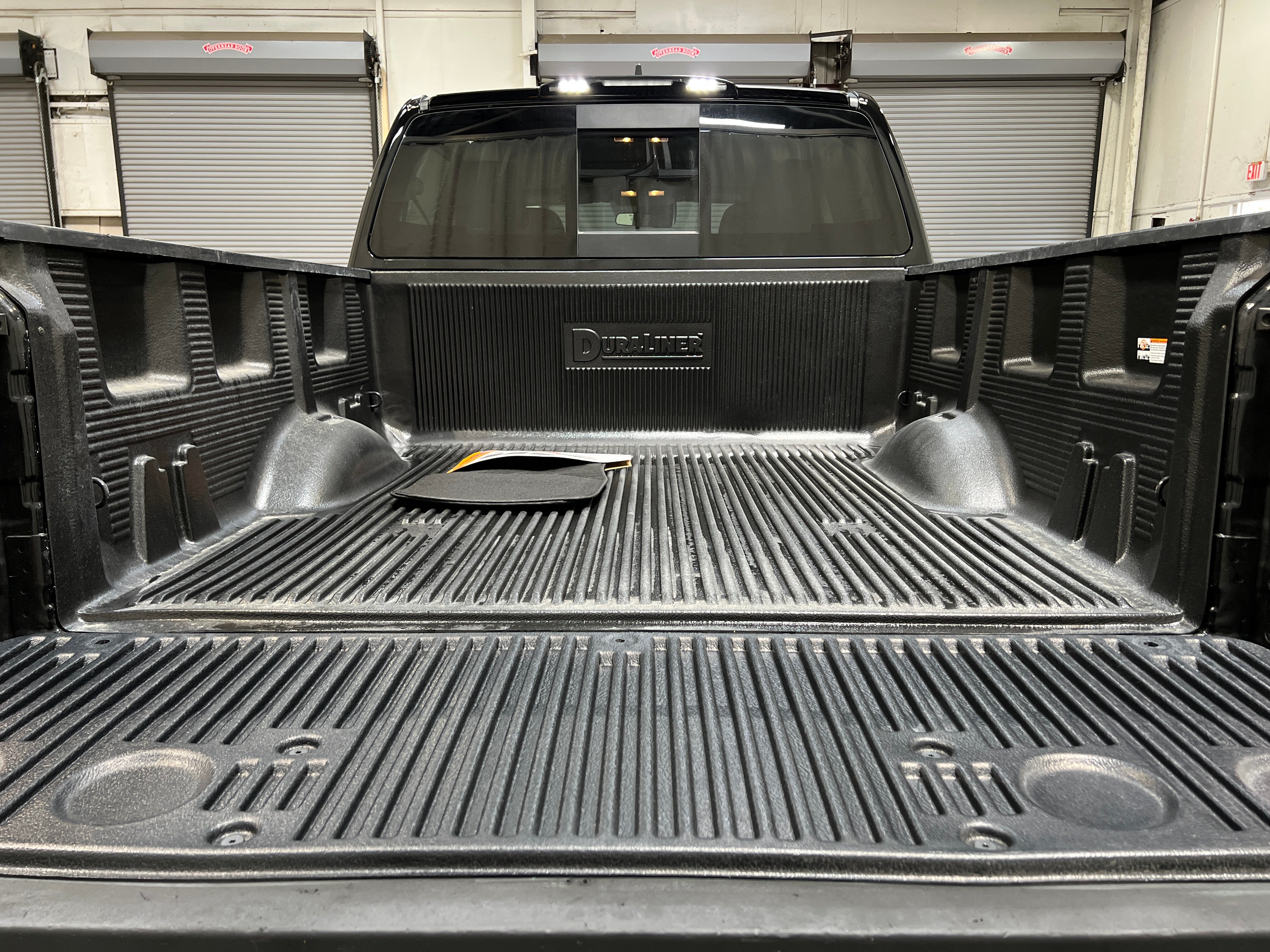 2023 Nissan Titan SV 7