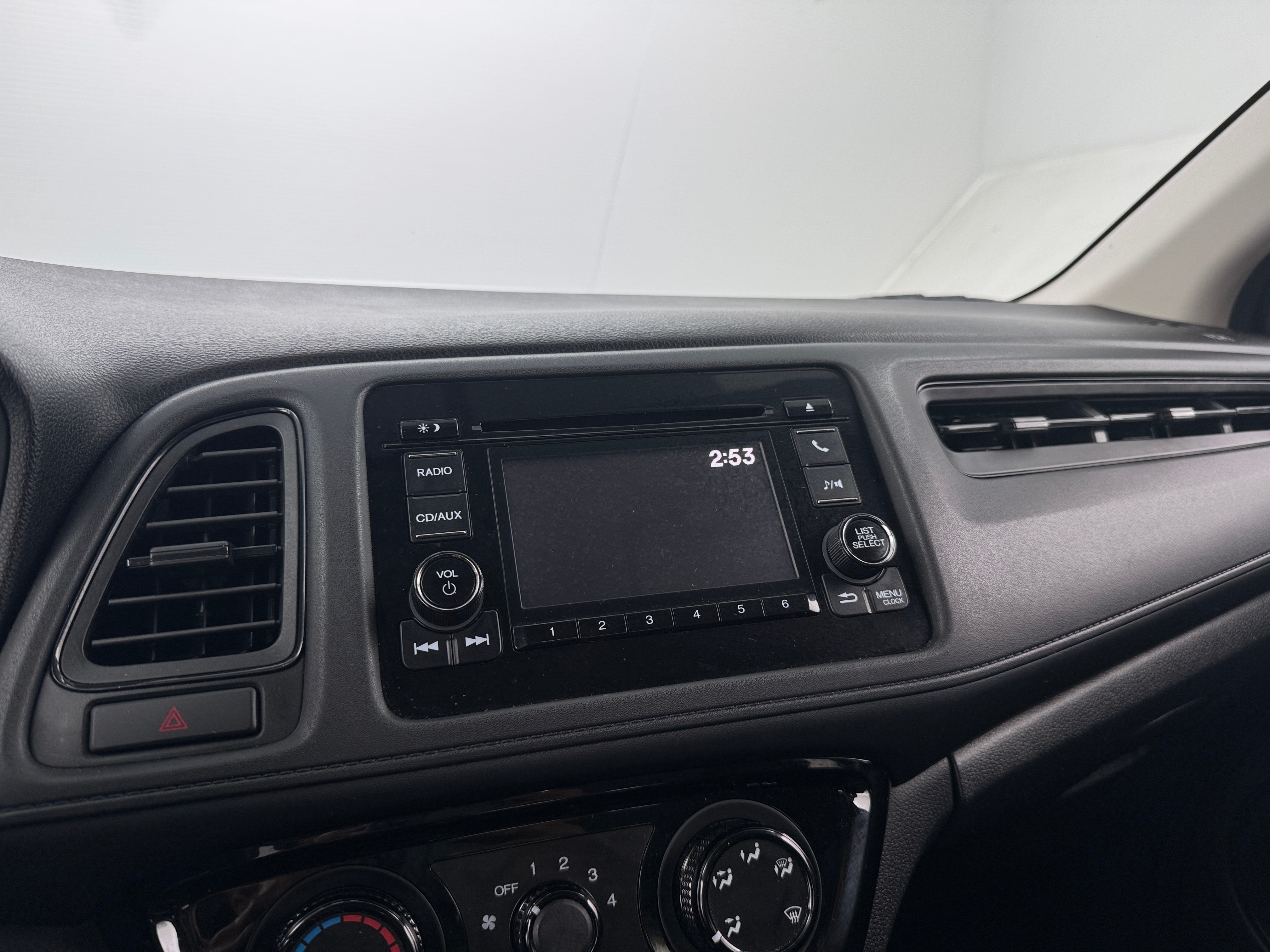Thumbnail: 2016 Honda HR-V - 4