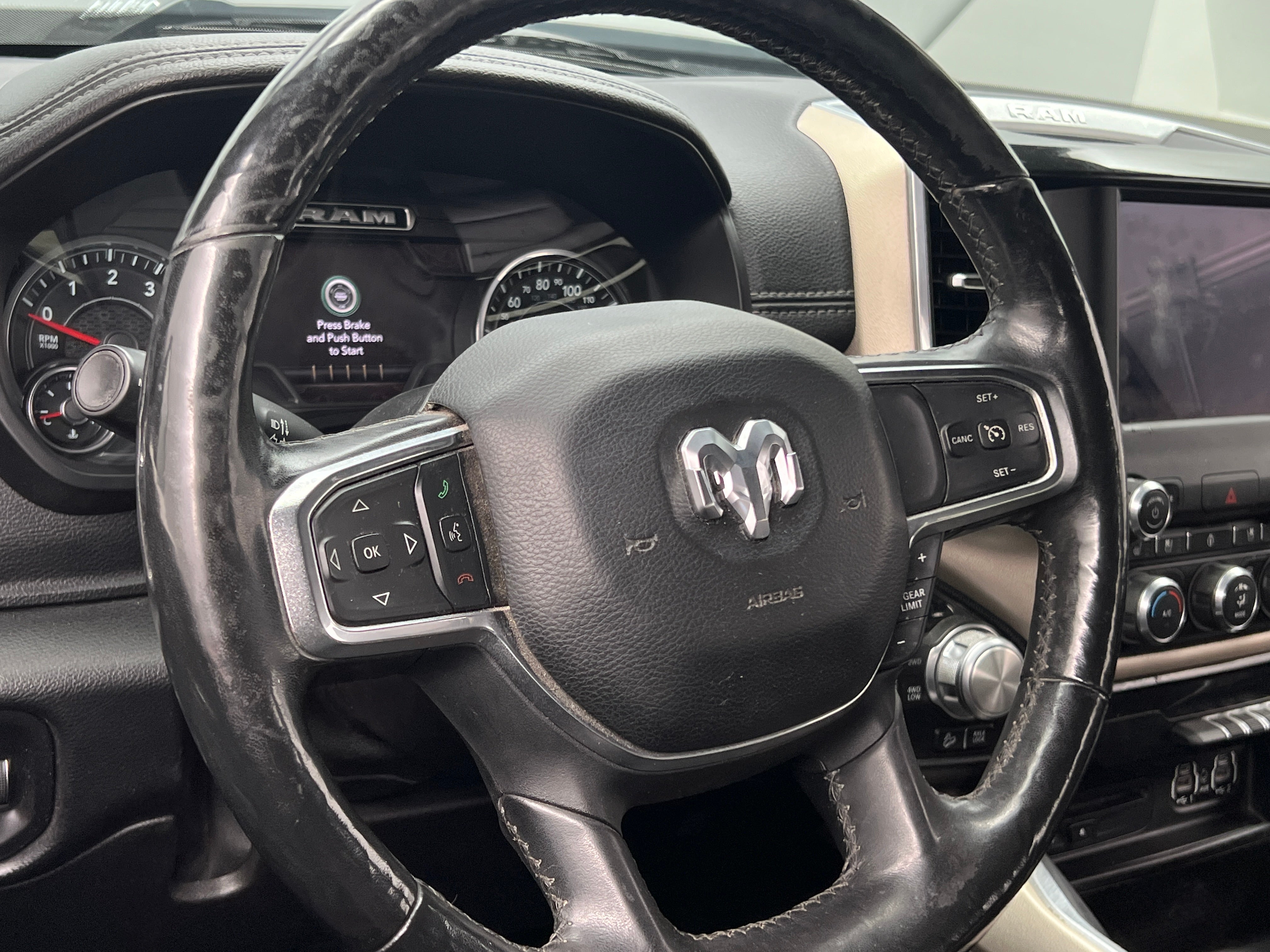 2019 RAM 1500 Laramie 4