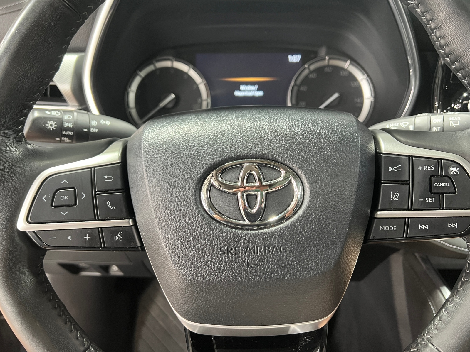 Thumbnail: 2022 Toyota Highlander - 4