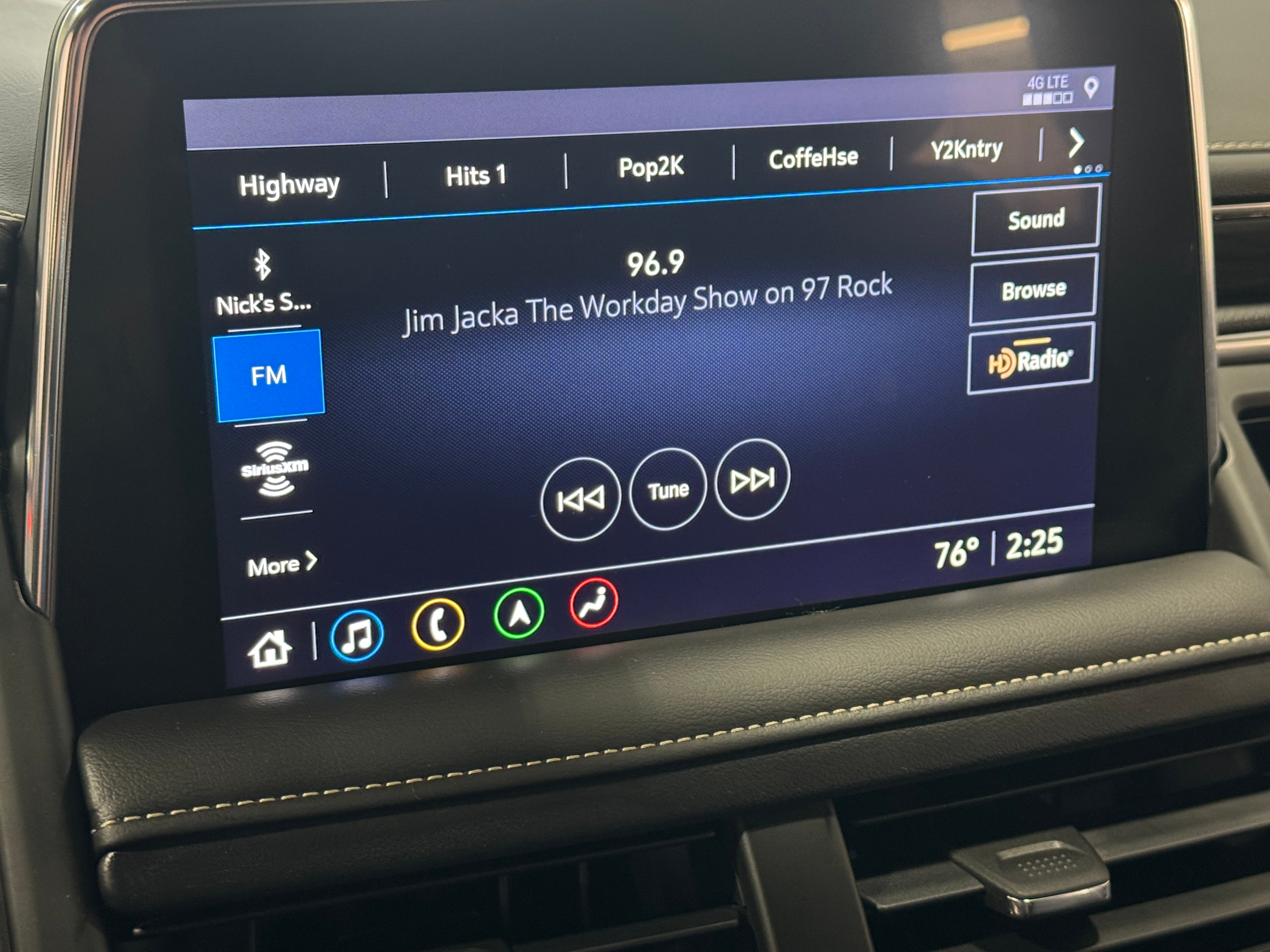 2021 GMC Yukon XL SLT 3