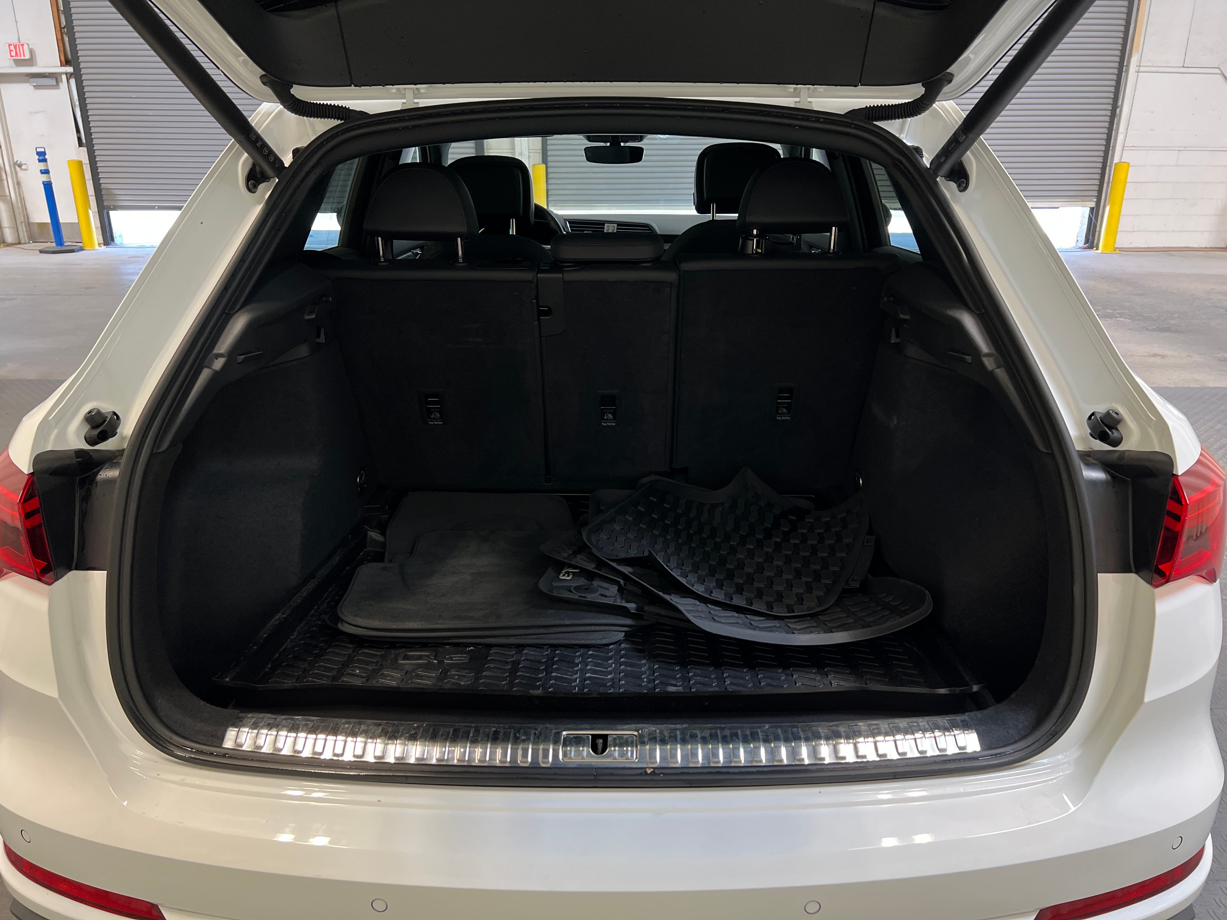 Thumbnail: 2023 Audi Q3 - 6