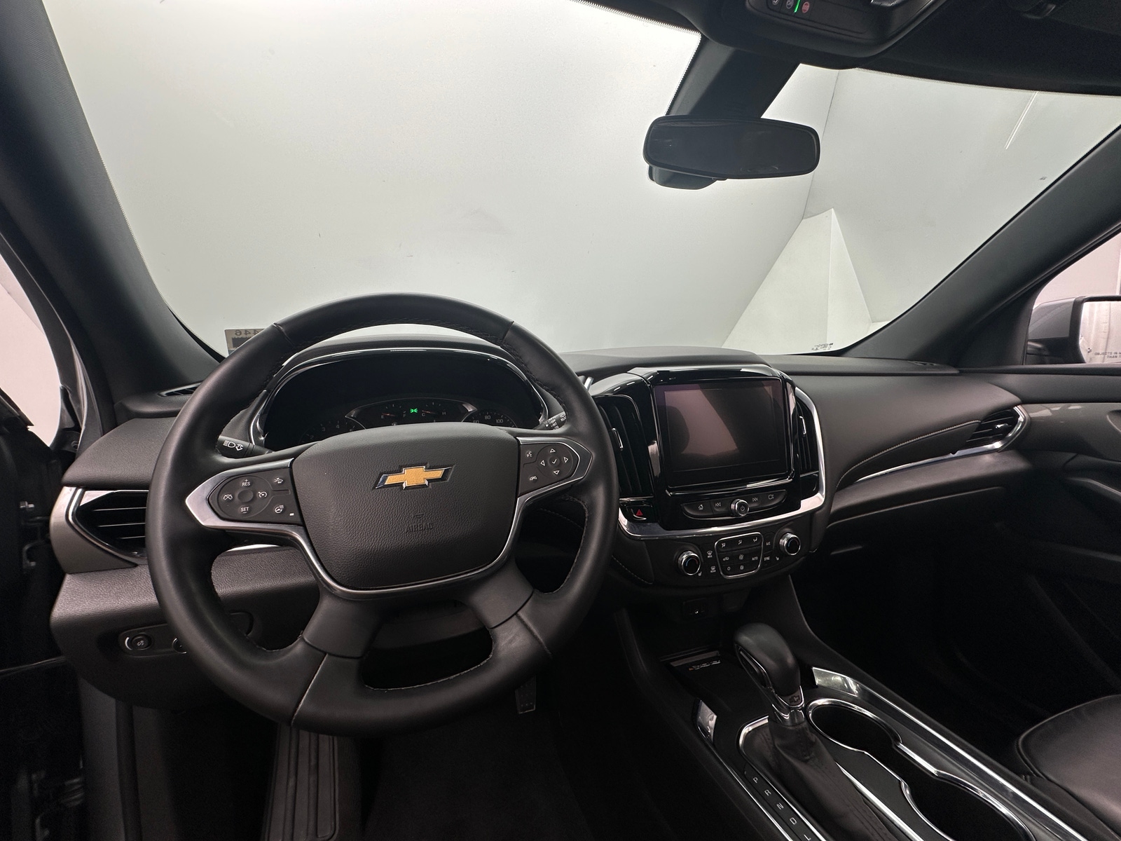 Thumbnail: 2023 Chevrolet Traverse - 3