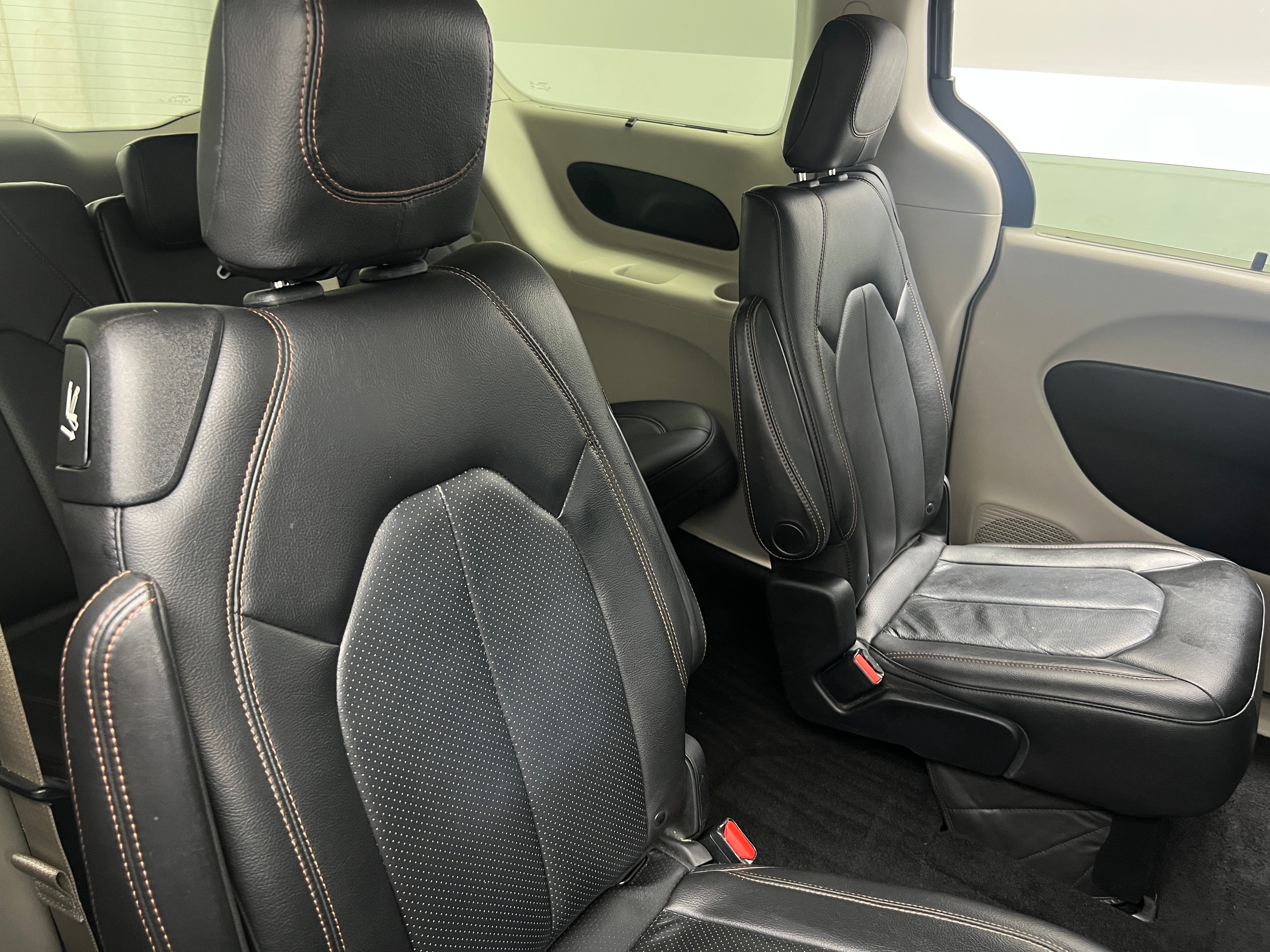 2019 Chrysler Pacifica  5
