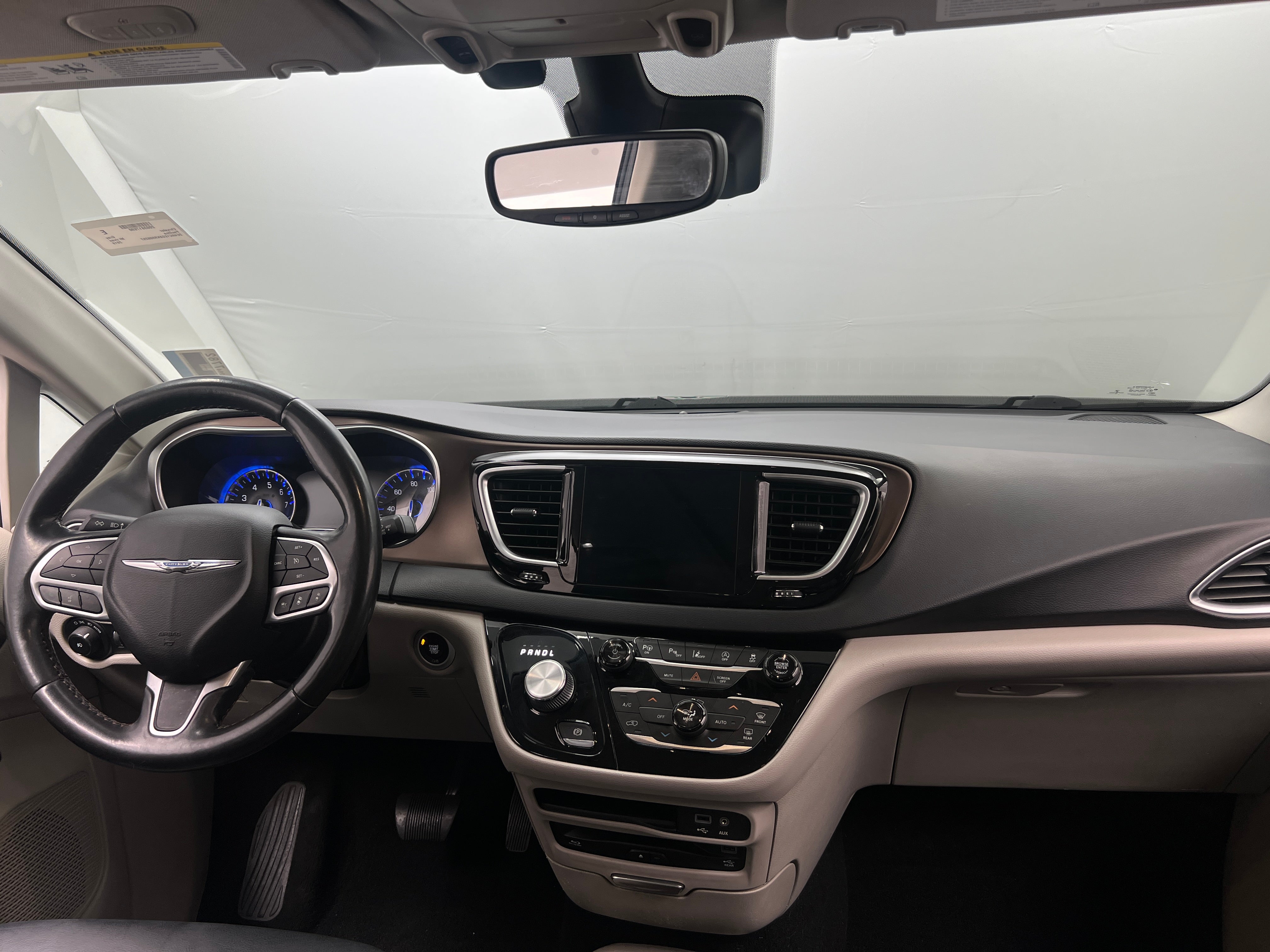 2019 Chrysler Pacifica  2