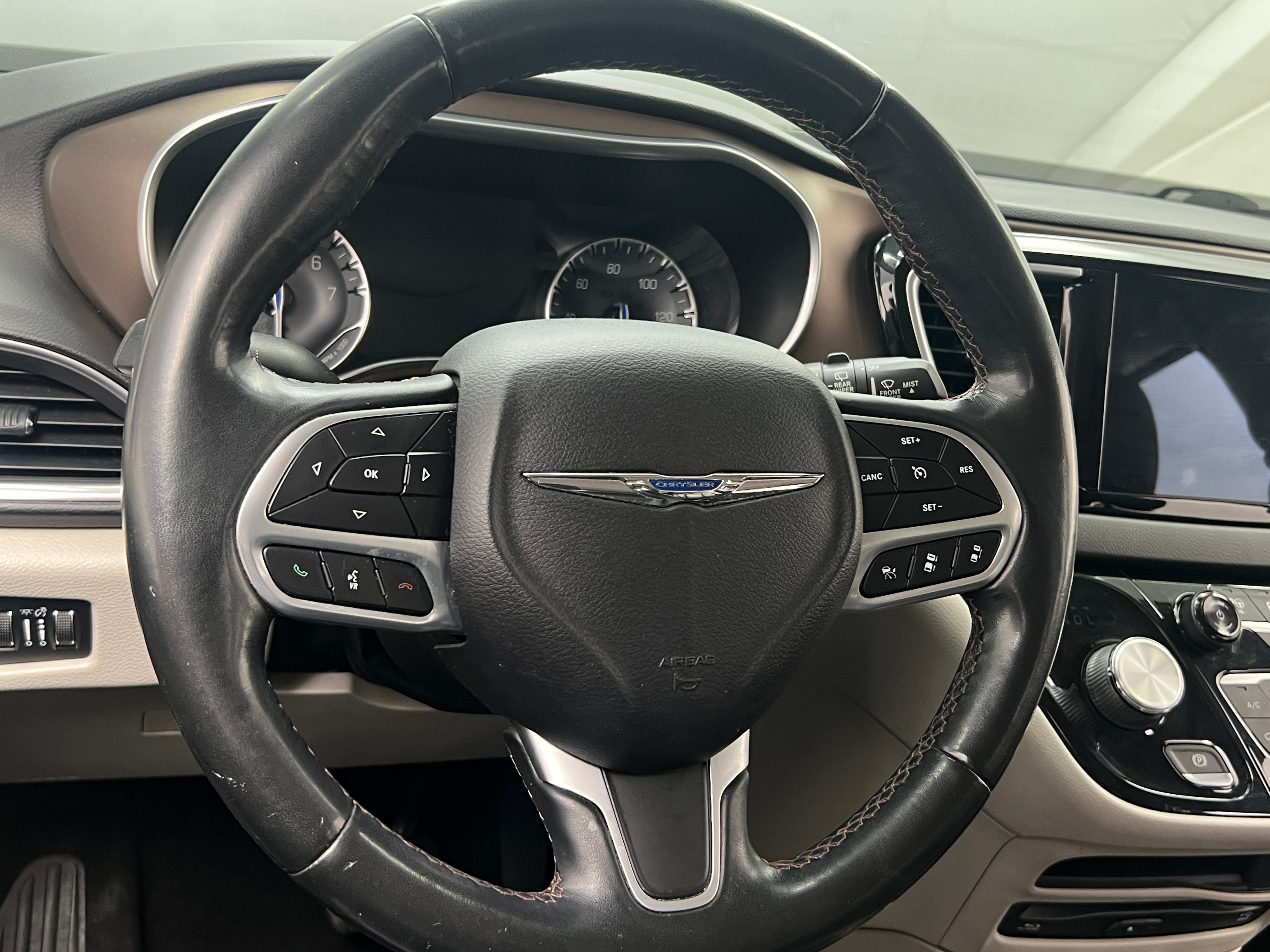 2019 Chrysler Pacifica  4