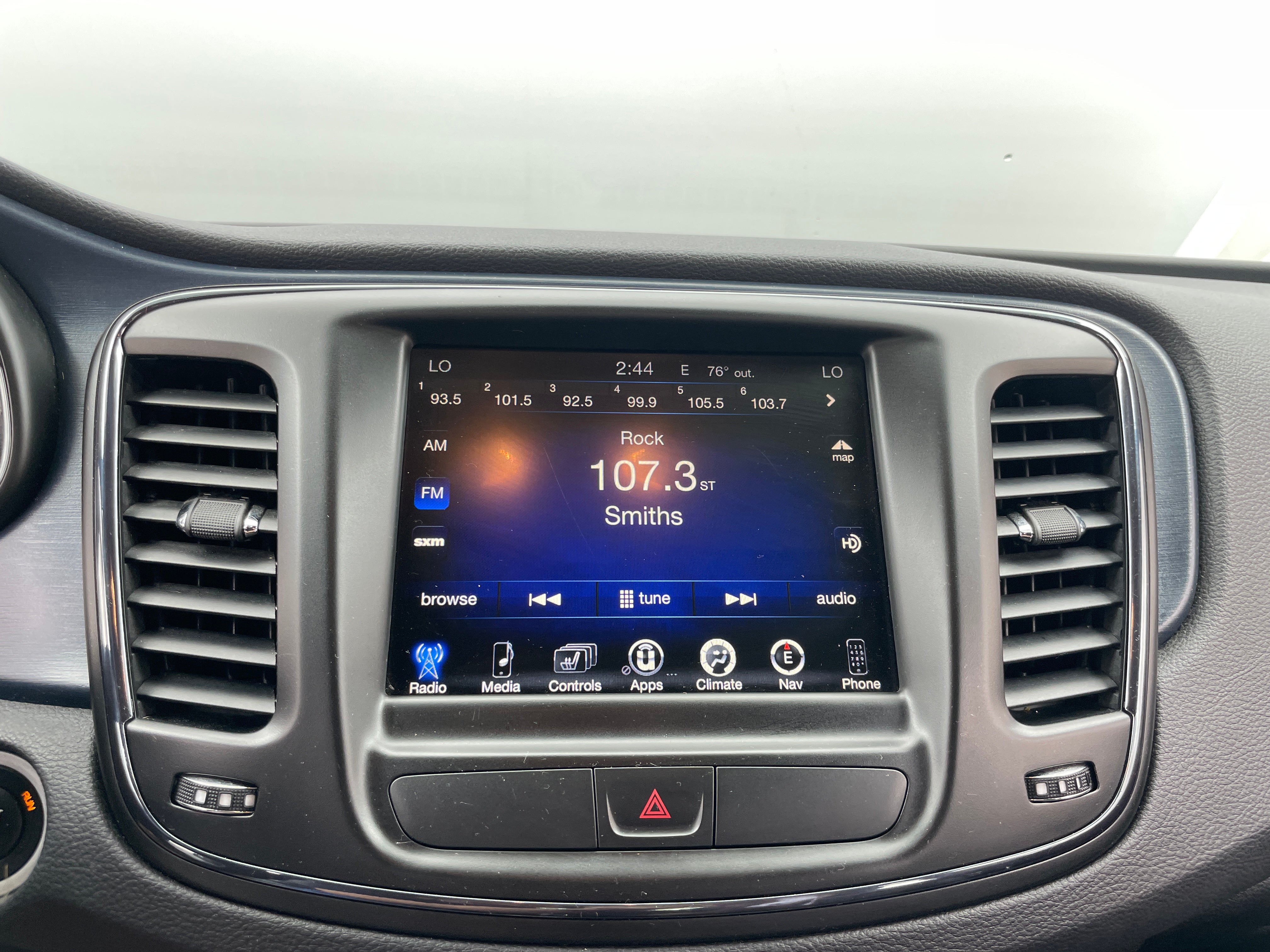 2015 Chrysler 200 S 3
