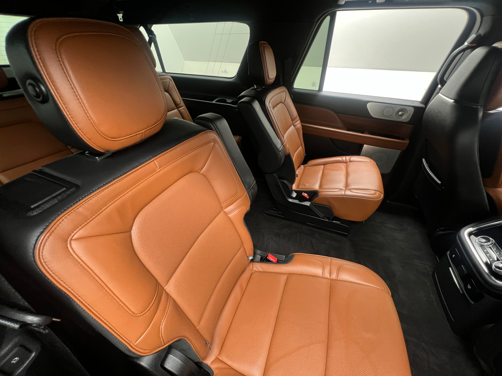 Thumbnail: 2019 Lincoln Navigator L - 6