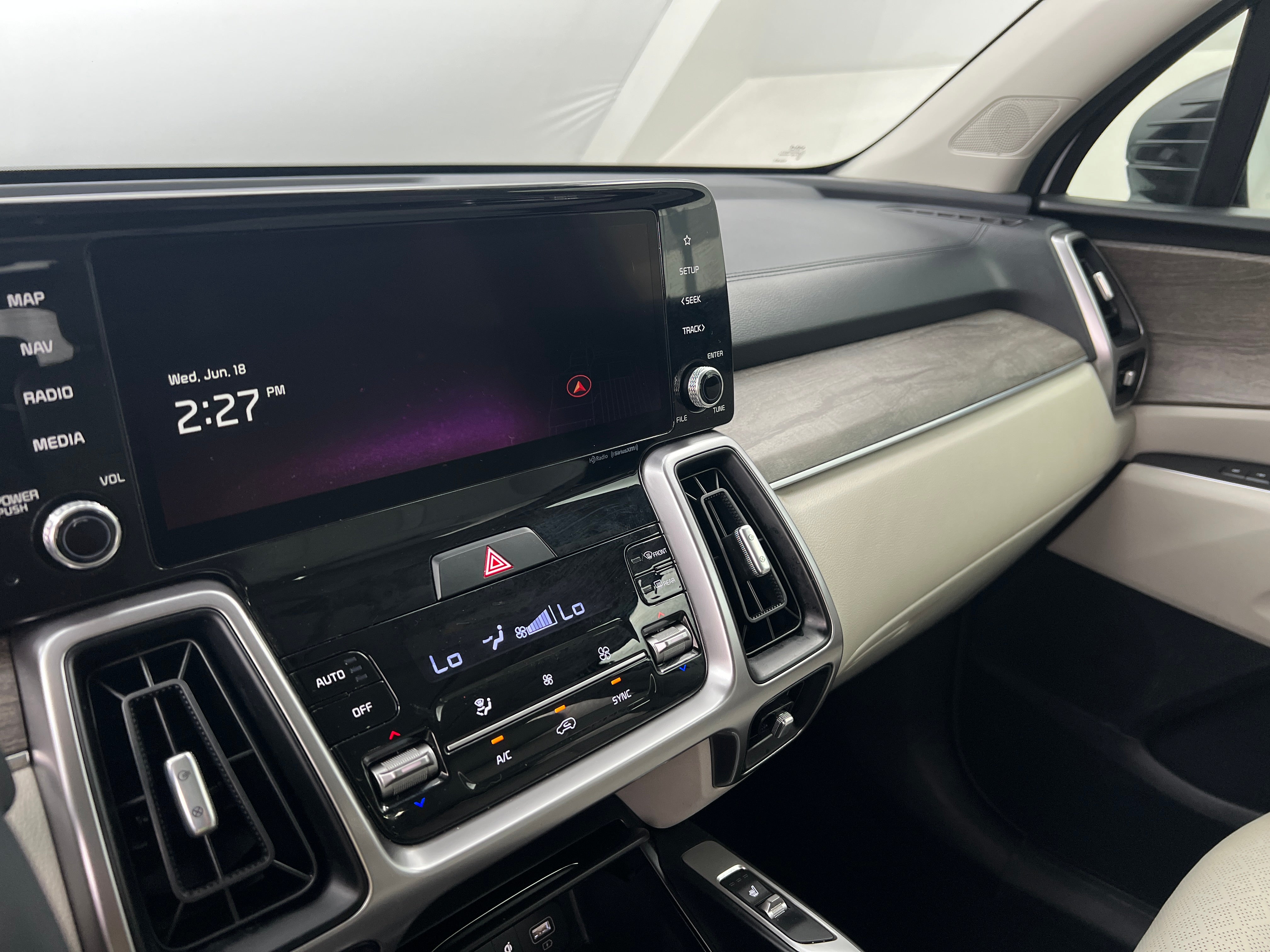 Thumbnail: 2023 Kia Sorento - 3