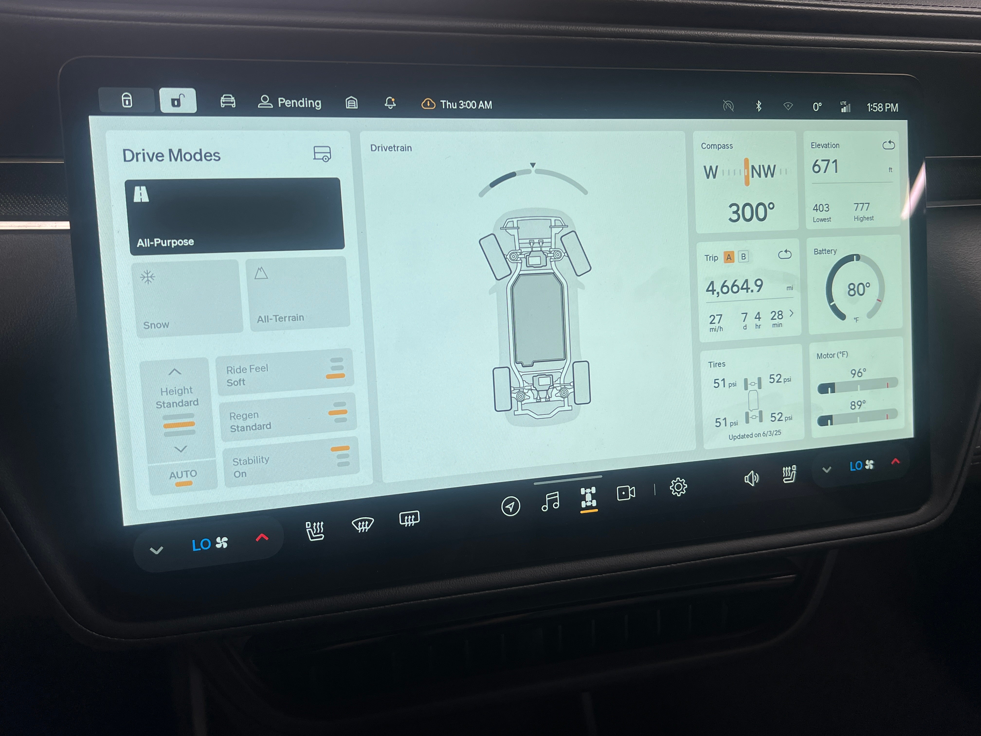 Thumbnail: 2025 Rivian R1S - 3