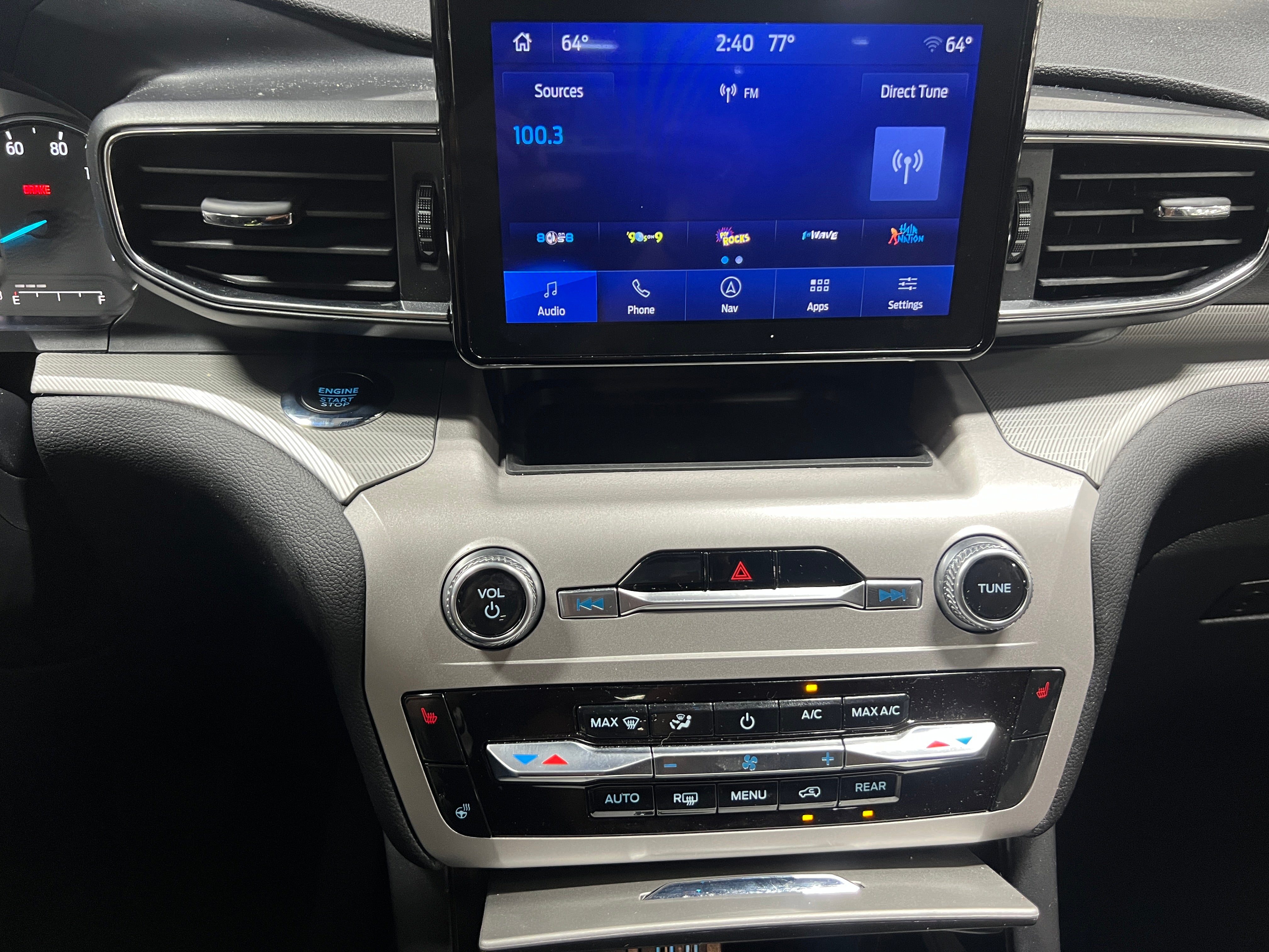 2023 Ford Explorer XLT 4