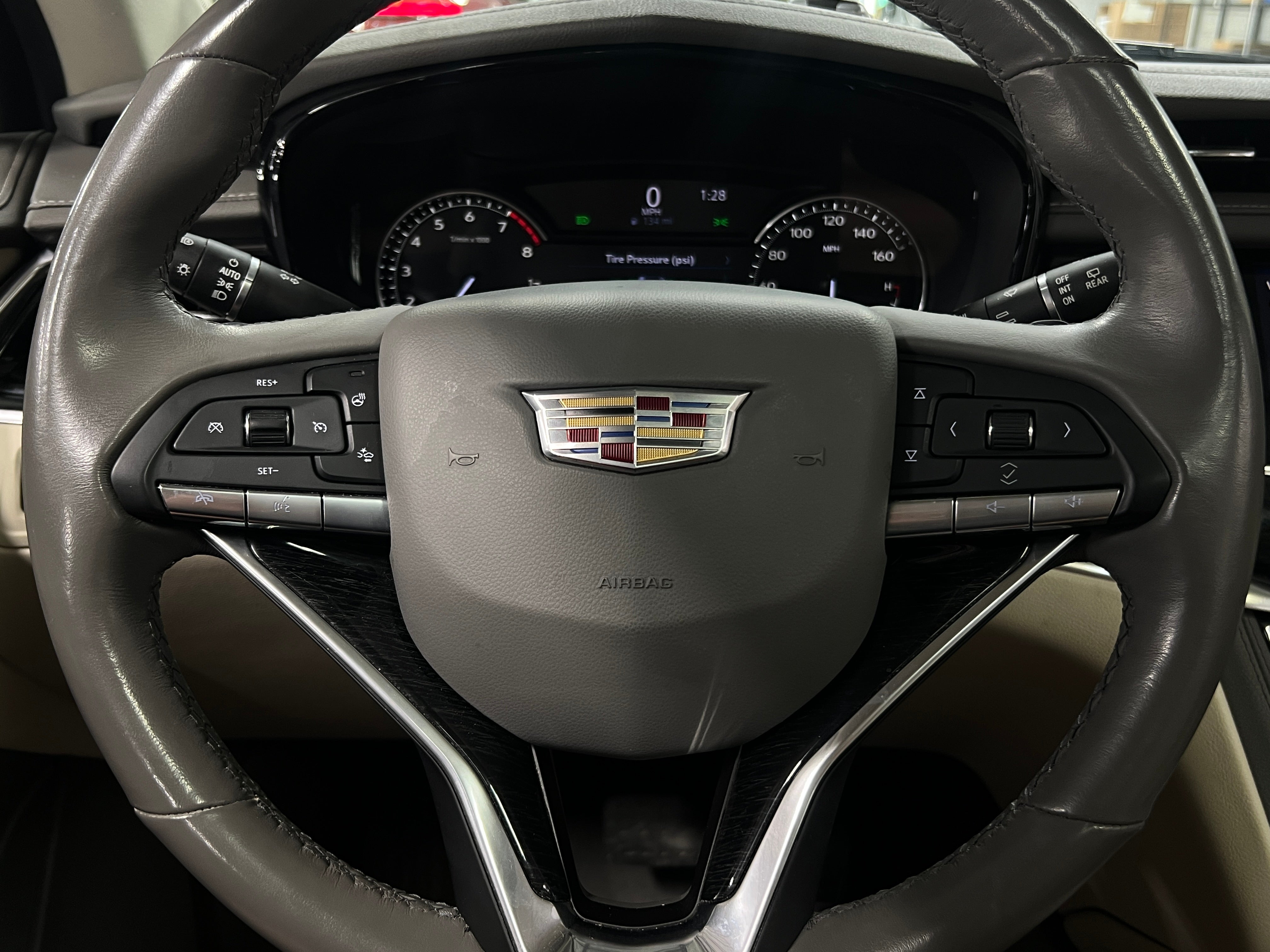 2021 Cadillac XT6 Premium Luxury 4