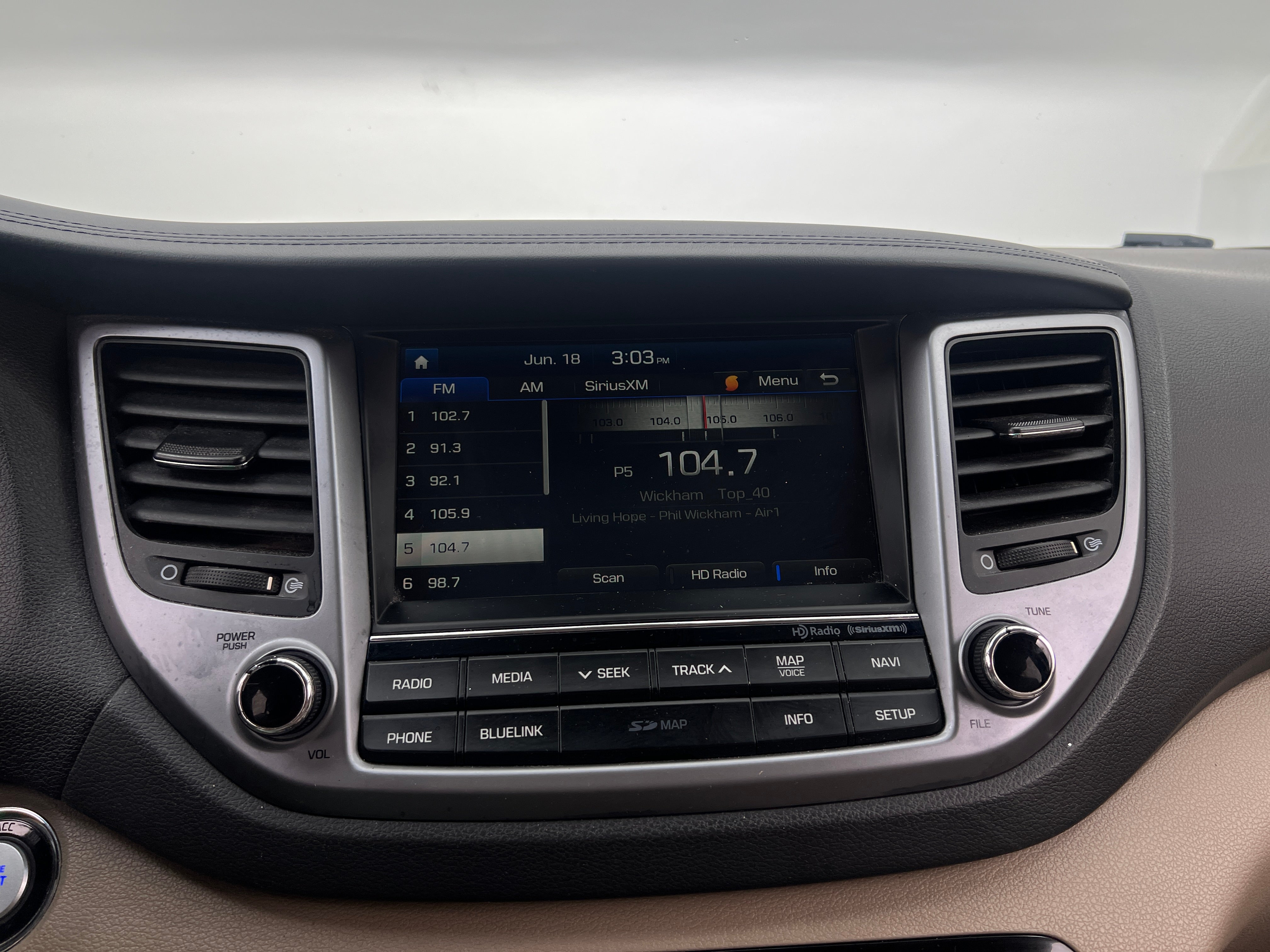 Thumbnail: 2016 Hyundai Tucson - 3