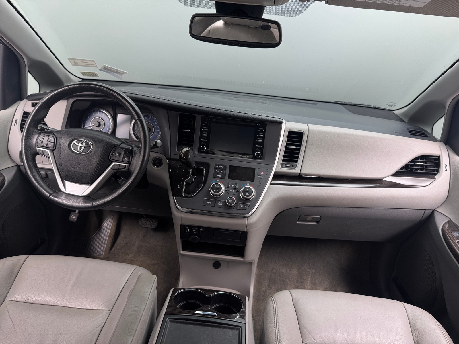 Thumbnail: 2018 Toyota Sienna - 2