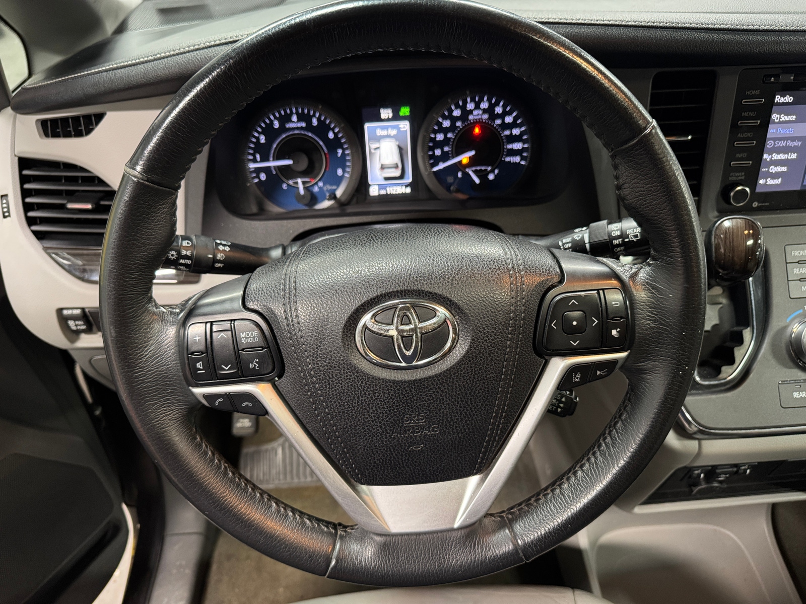 Thumbnail: 2018 Toyota Sienna - 4