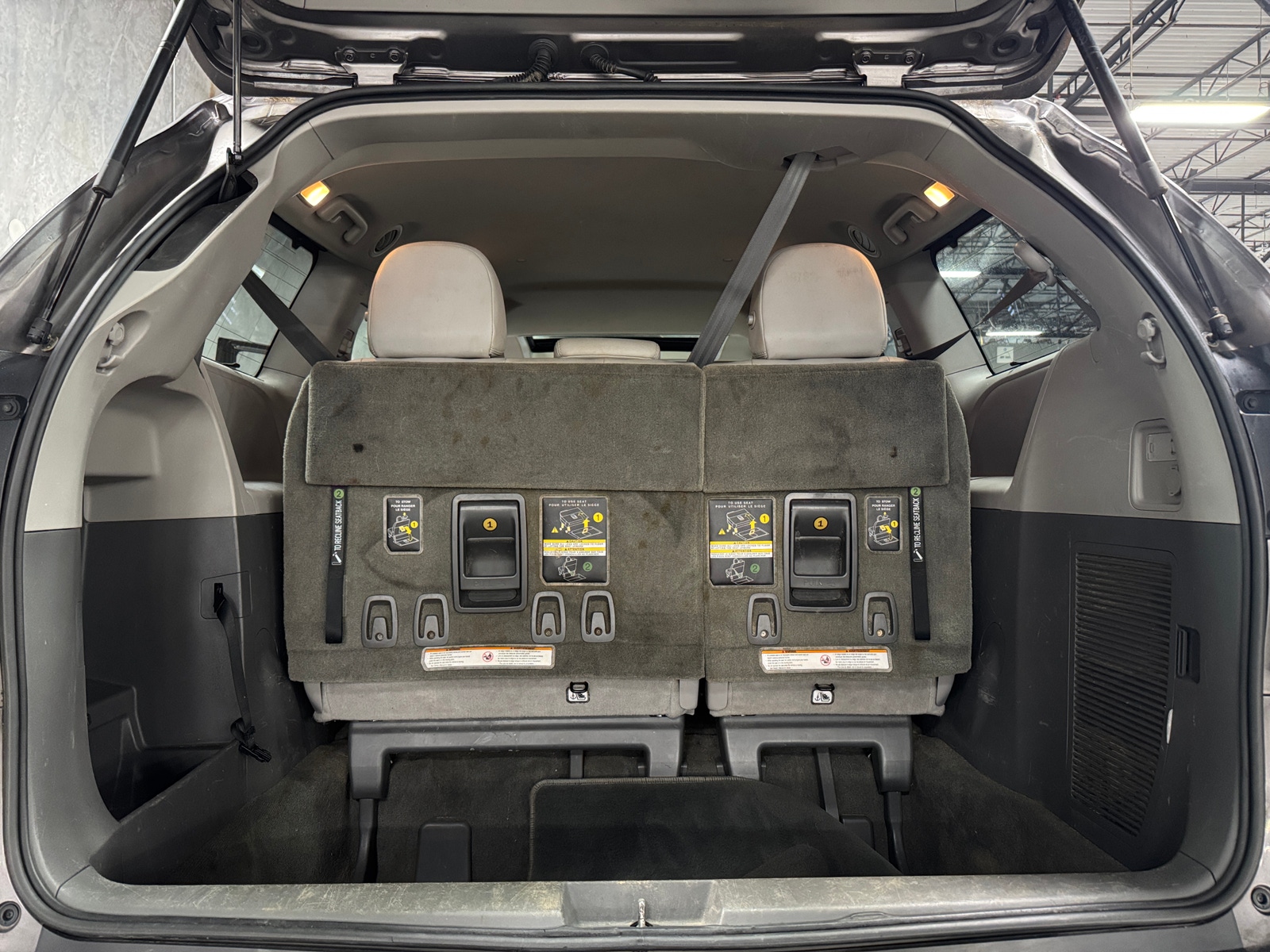Thumbnail: 2018 Toyota Sienna - 6