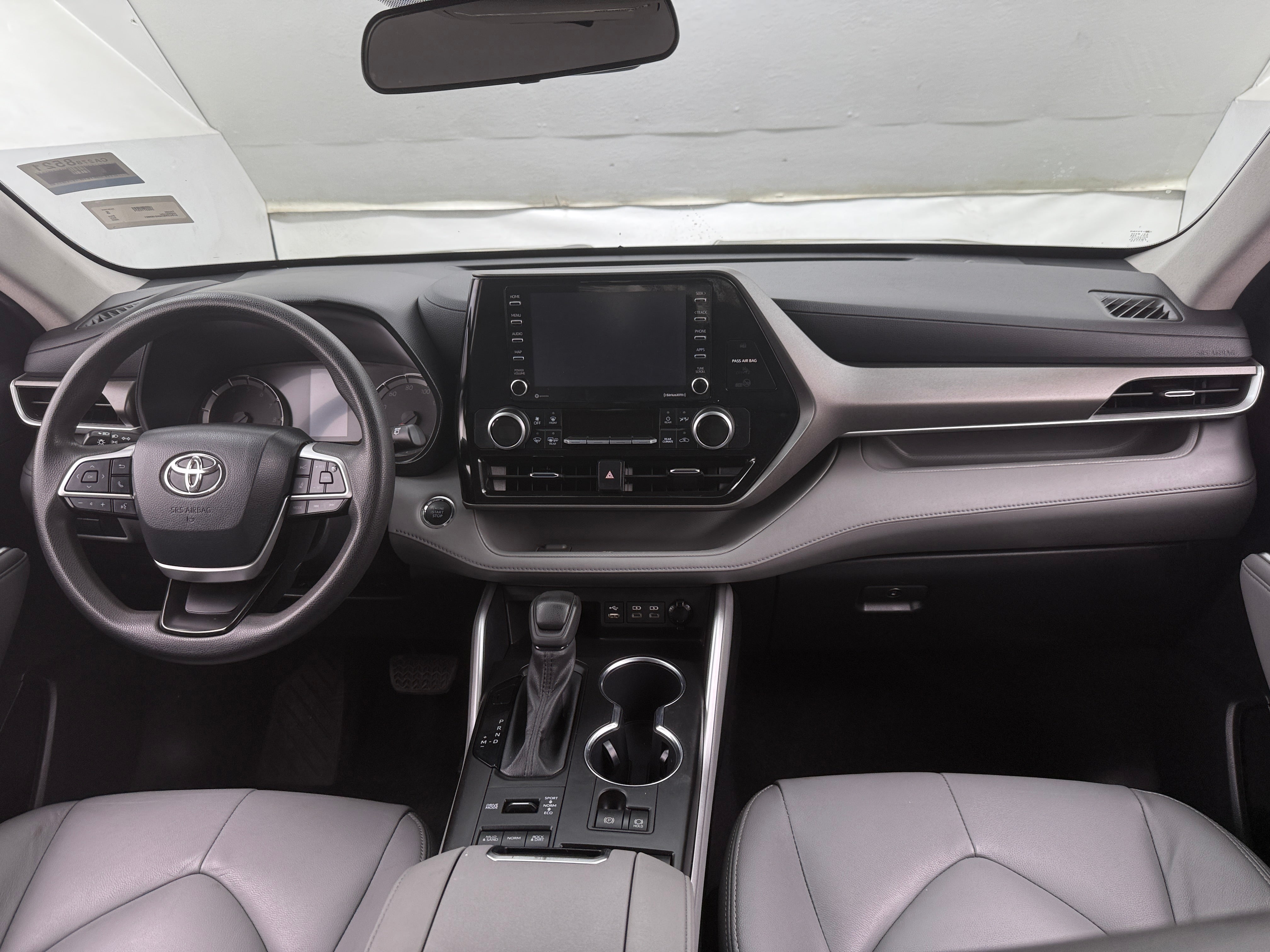 2022 Toyota Highlander L 2