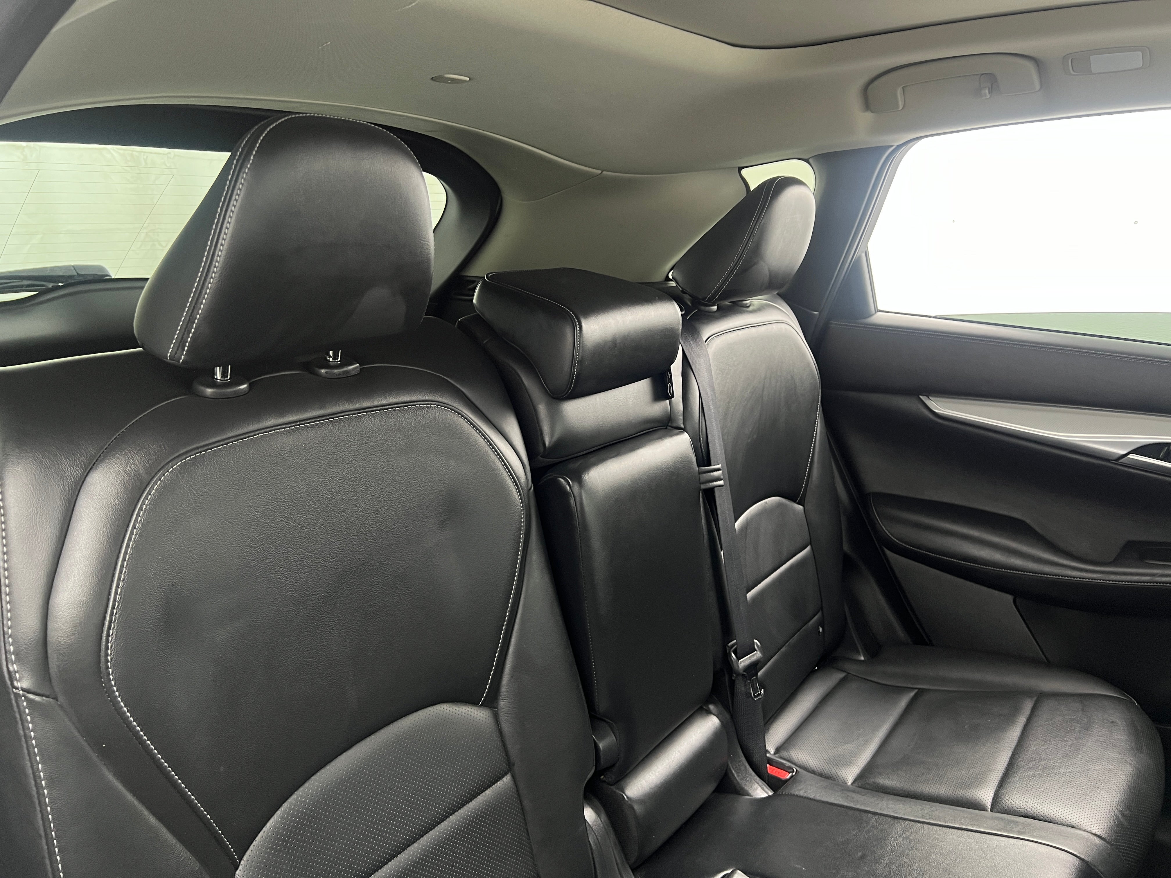 2019 INFINITI QX50 Essential 5