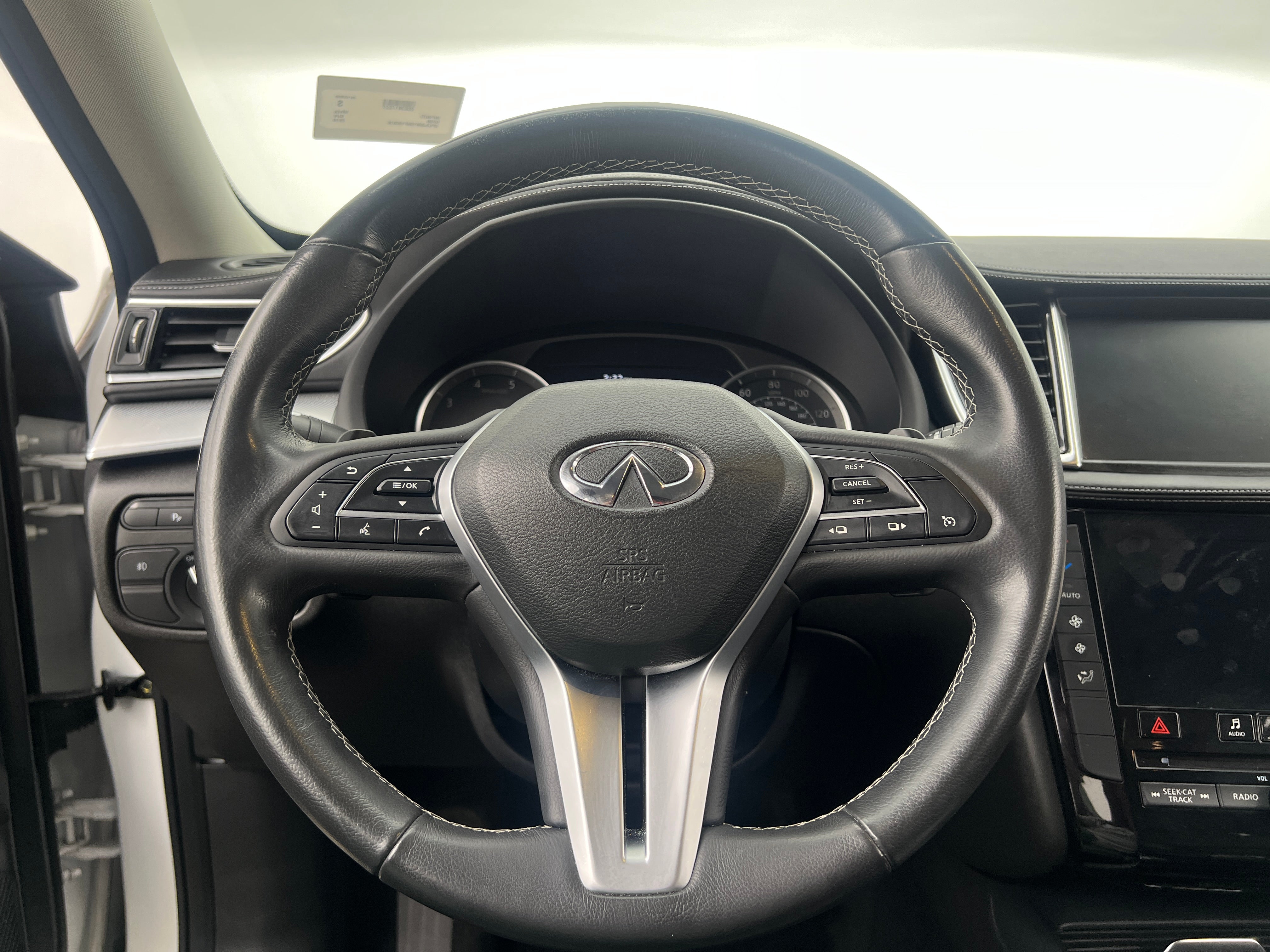 2019 INFINITI QX50 Essential 4