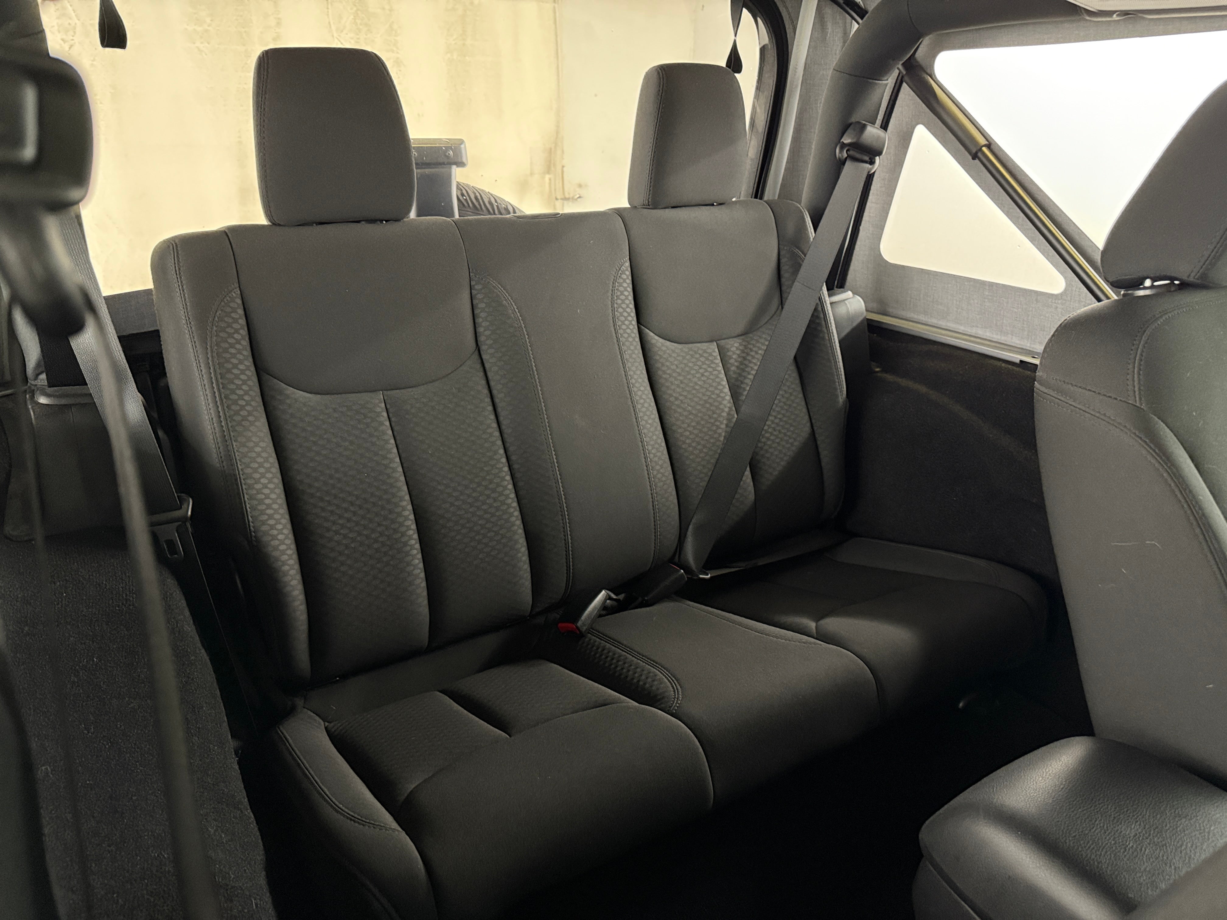 Thumbnail: 2015 Jeep Wrangler - 6
