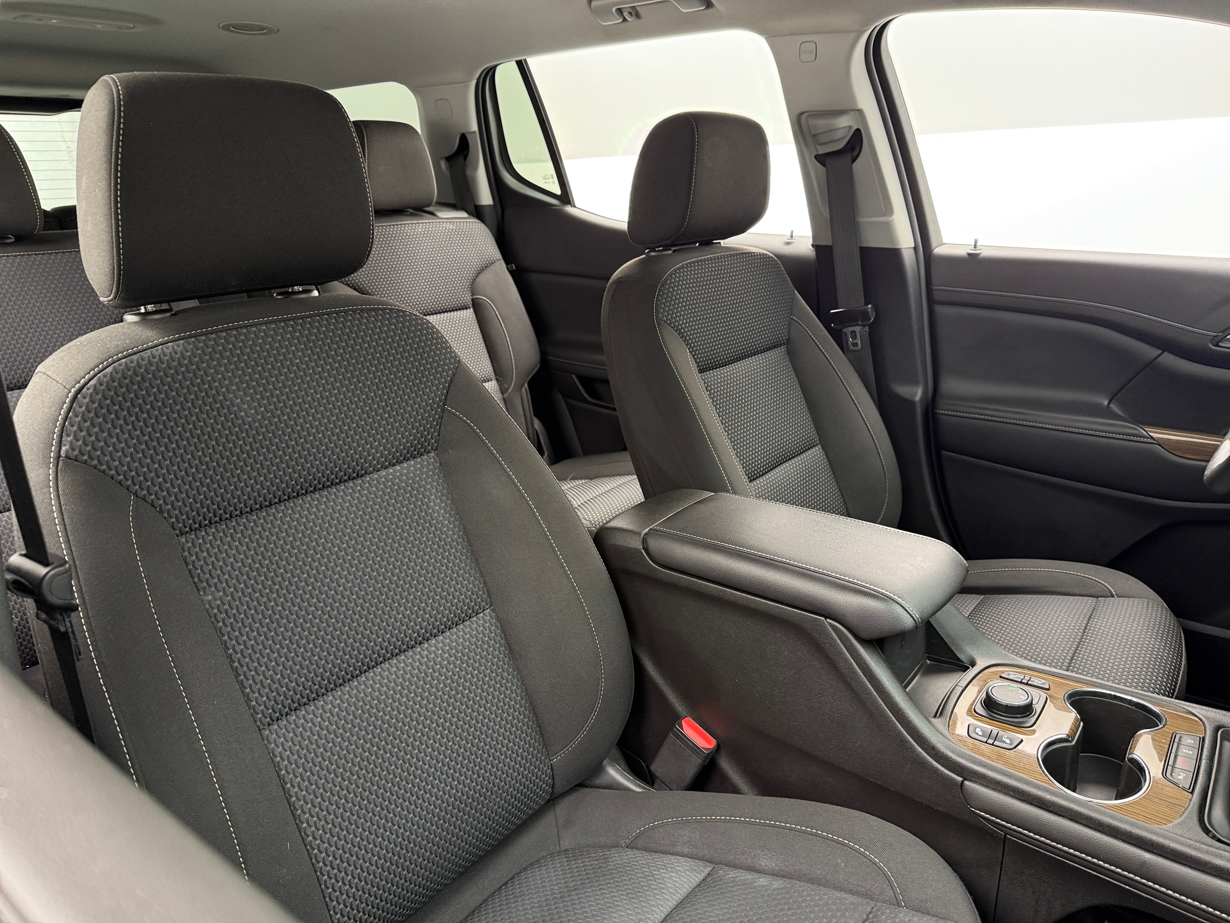 2021 GMC Acadia SLE 2