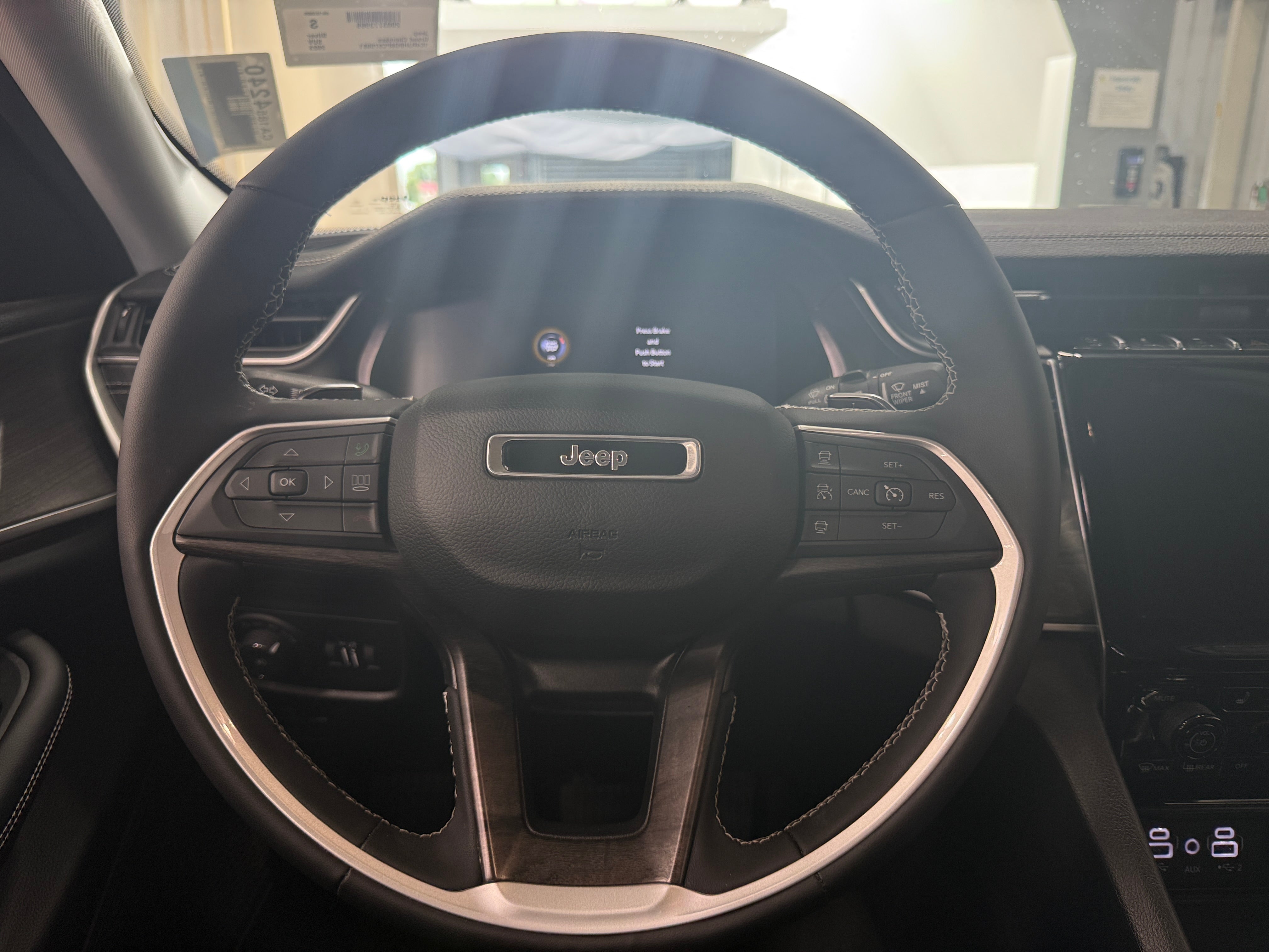 2023 Jeep Grand Cherokee Limited Edition 4