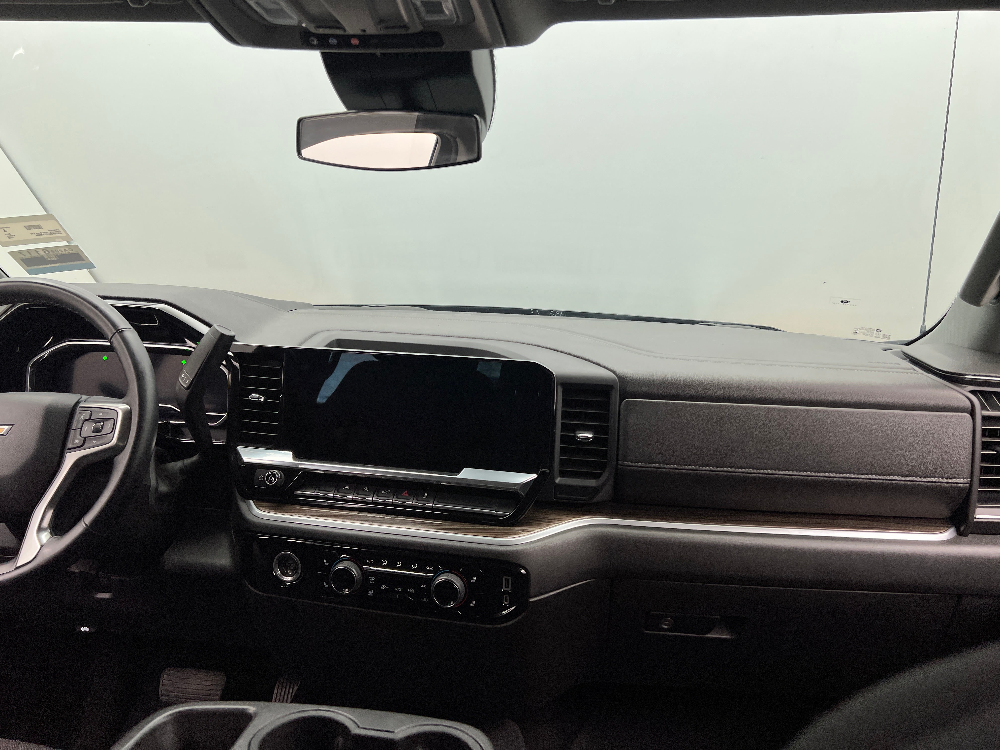 2023 Chevrolet Silverado 1500 LT 3