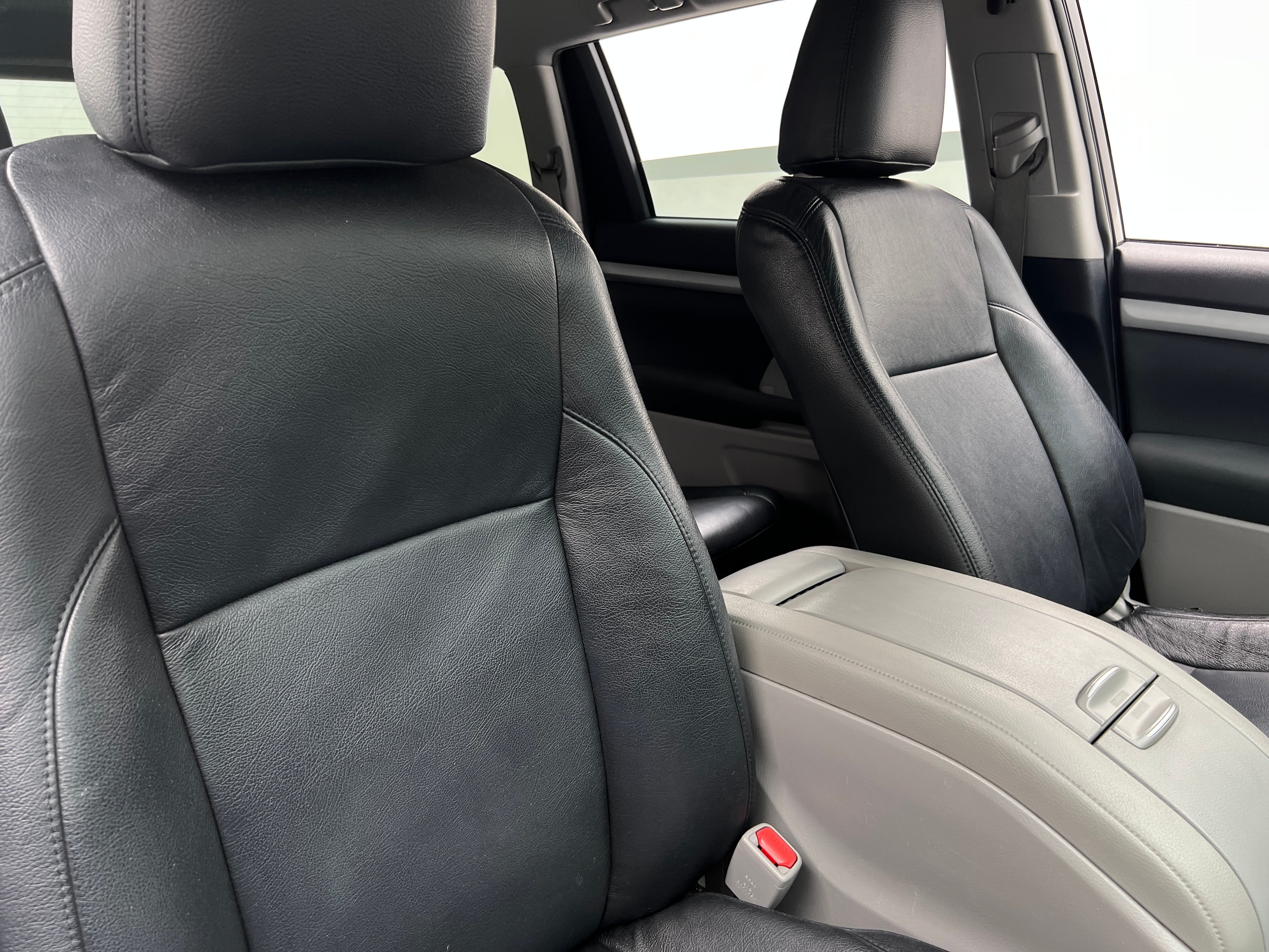 Thumbnail: 2019 Toyota Highlander - 2