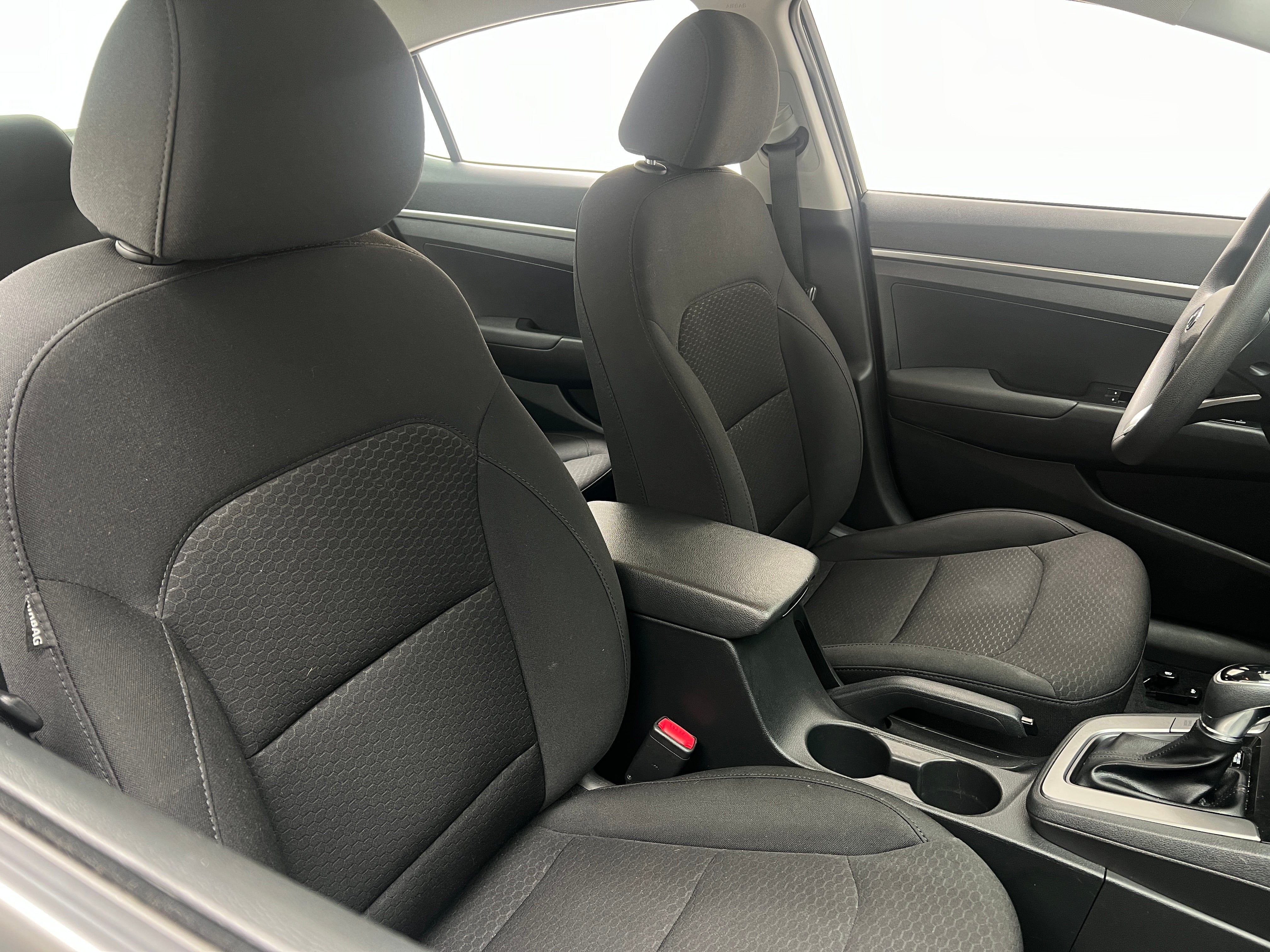 2020 Hyundai Elantra SE 2
